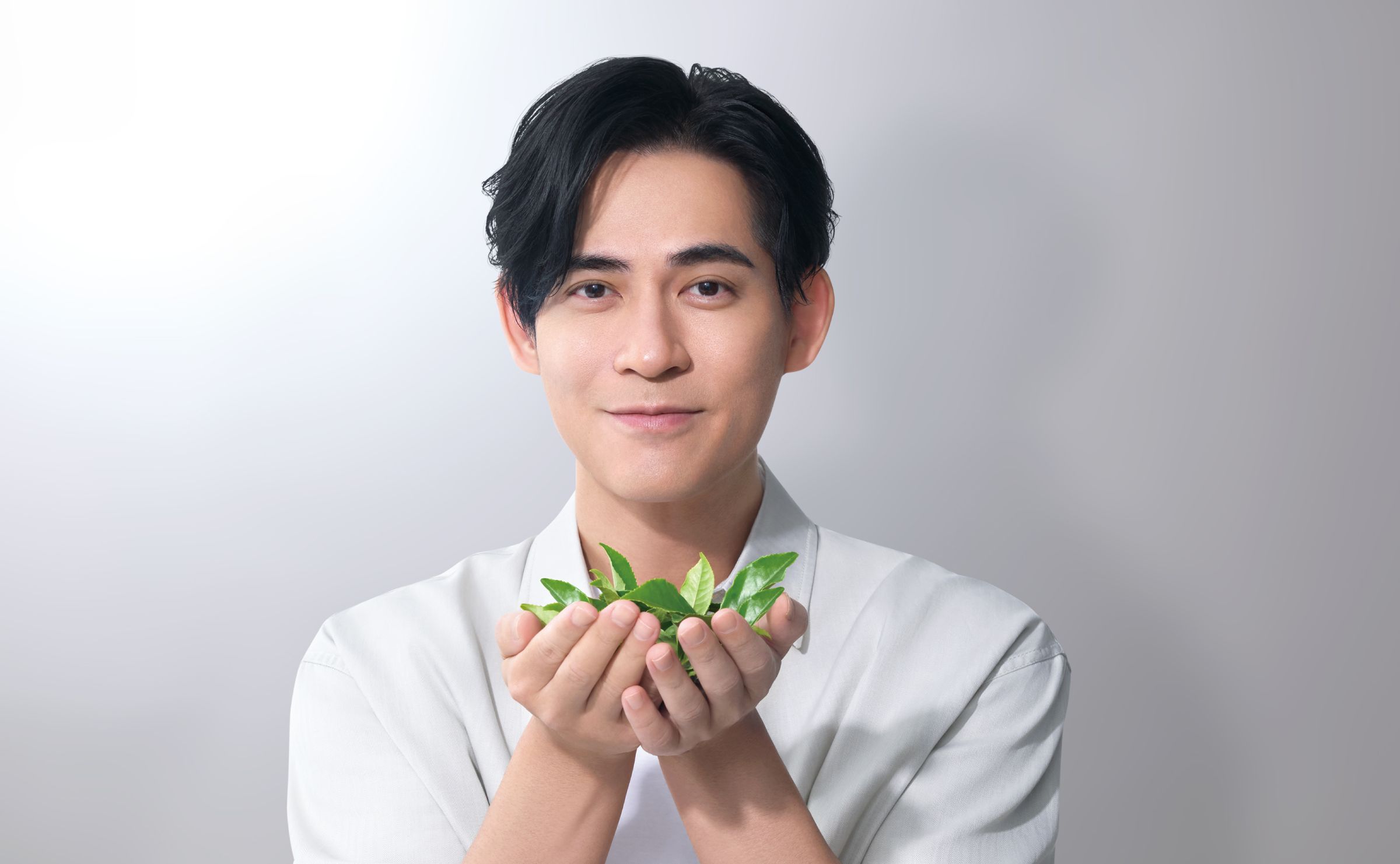 周渝民分享如何放鬆腳步。（御茶園提供）