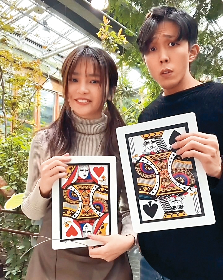 	有「魔法甜心」之稱的李語潼（左），除演藝工作外，她也接下不少魔術演出。（翻攝自李語潼IG）