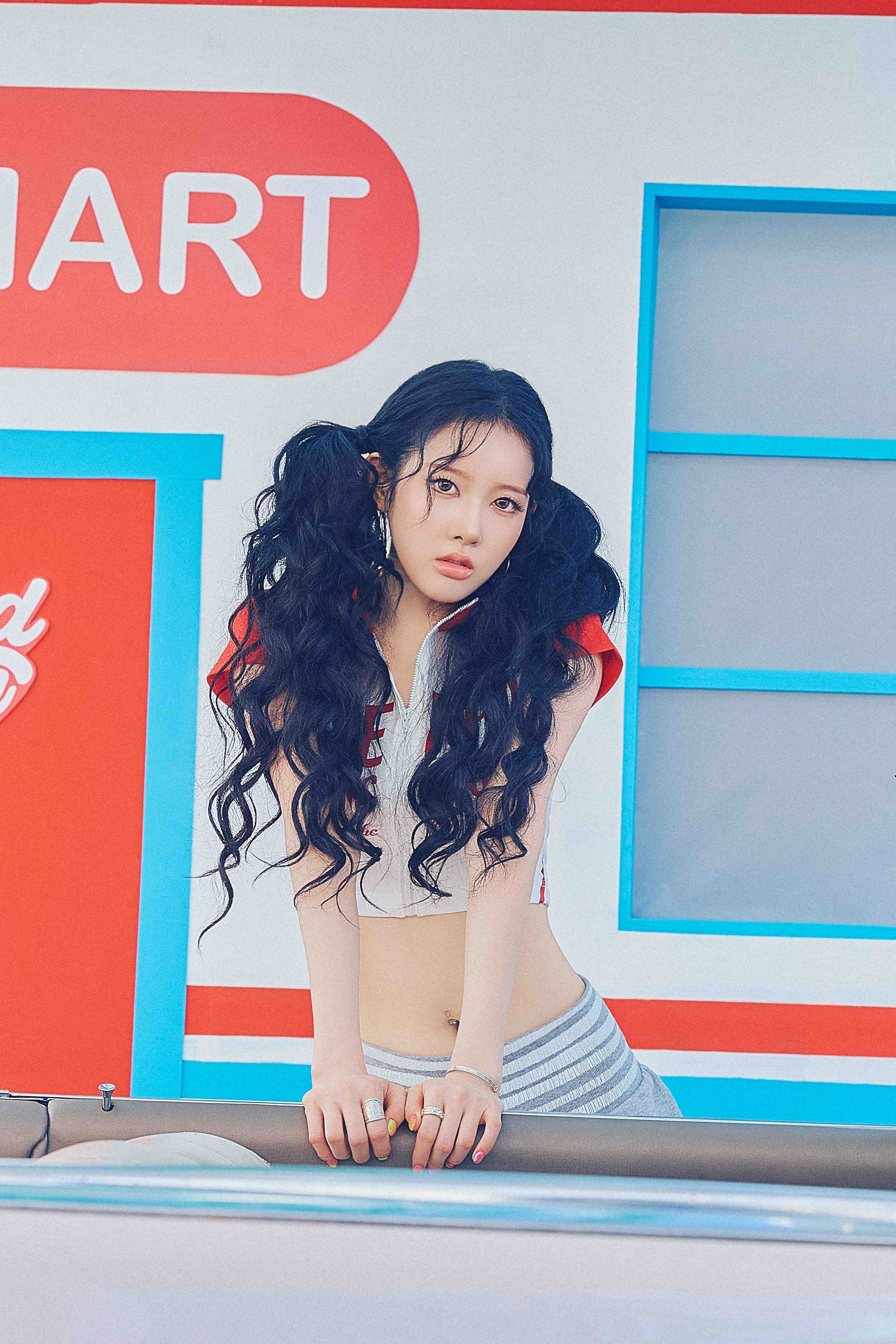 STAYC團員蒔恩親自填詞的〈Honestly 〉，展現STAYC更多元的音樂面貌。（High Up Entertainment 提供）