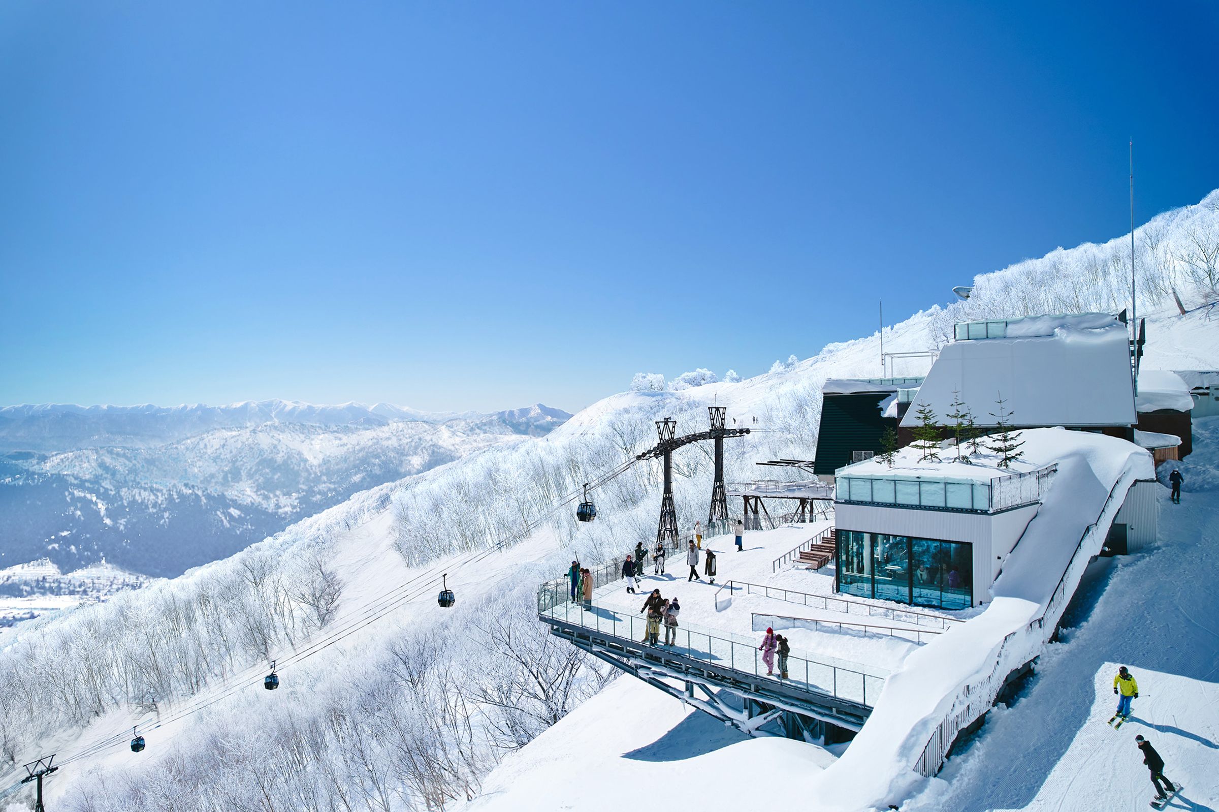 星宇航空與星野集團推出的「北海道滑雪包機」前往熱門的TOMAMU地區並入住星野集團TOMAMU渡假村。