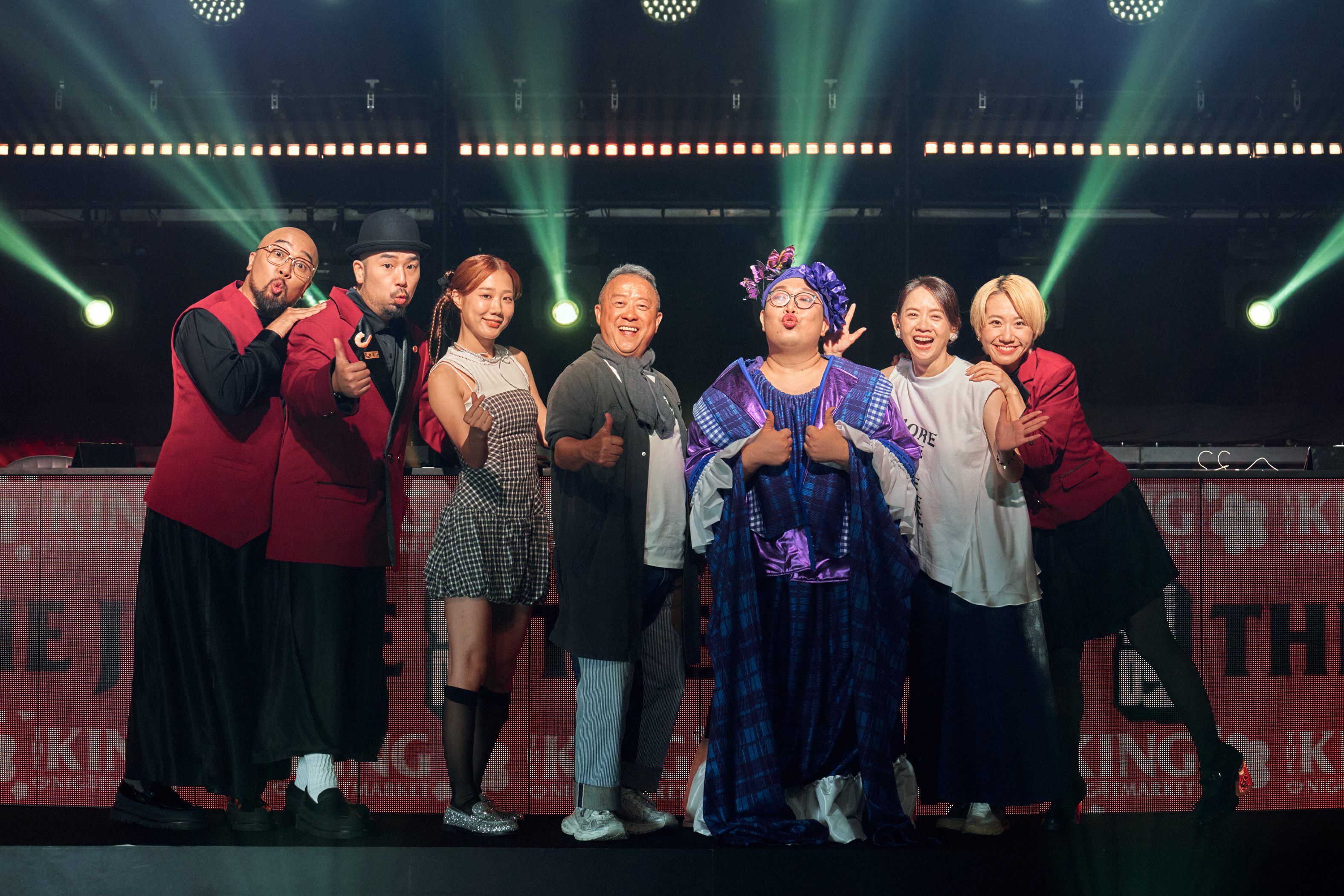 曾寶儀與父親曾志偉難得同台。（緯來提供）