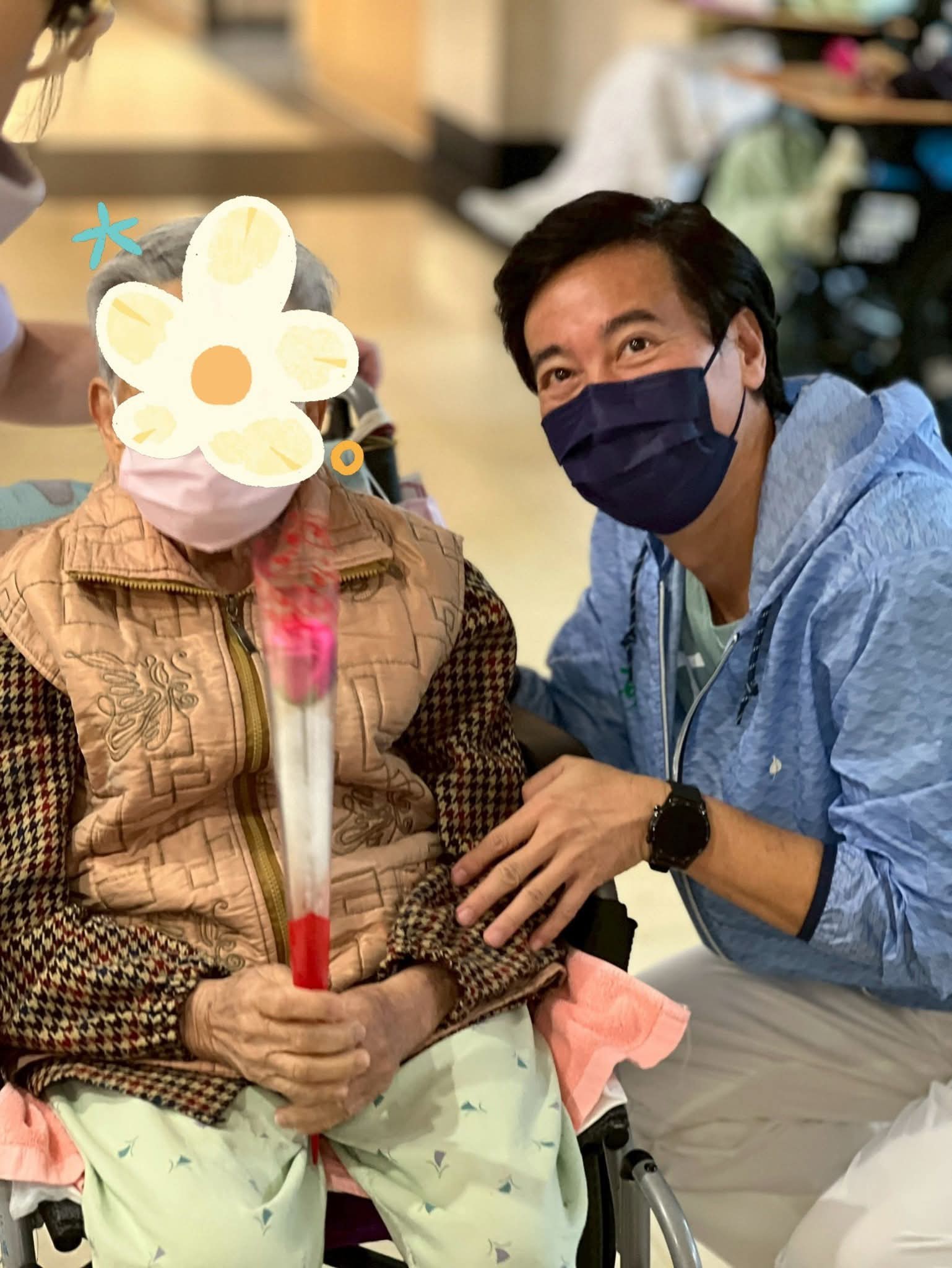 尹昭德經常參加敬老等慈善公益活動。(尹昭德提供)