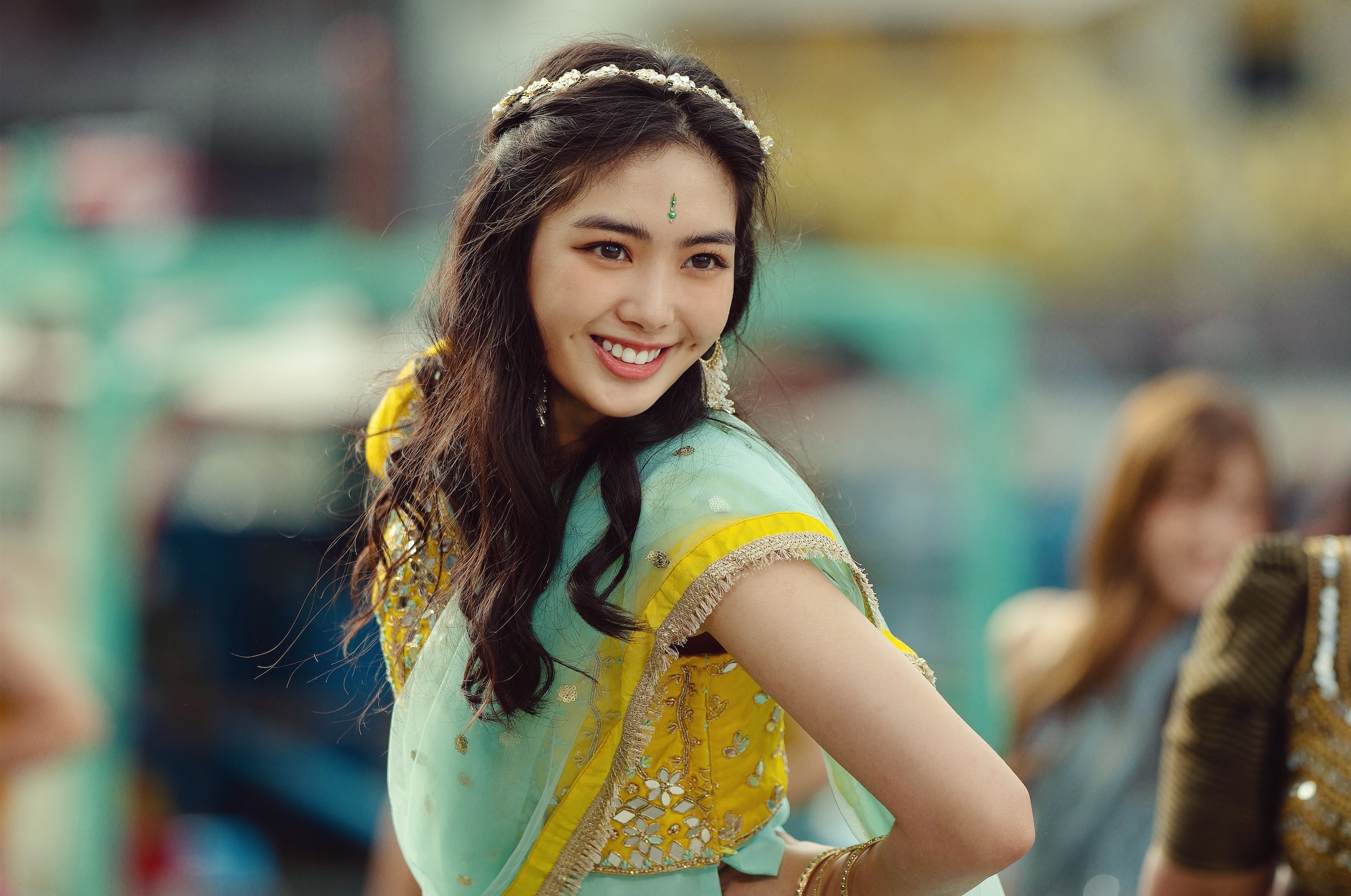 雷嘉汭過去飾演過印尼人、越南新二代，這次融入印度文化，一身寶萊塢公主服超級吸睛。（光盛影業提供）