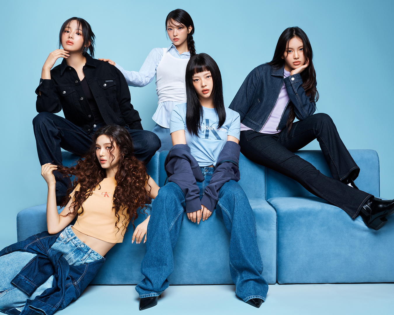 Calvin Klein 2024秋季廣告活動的最終章由NewJeans 5位成員詮釋。（Calvin Klein提供）