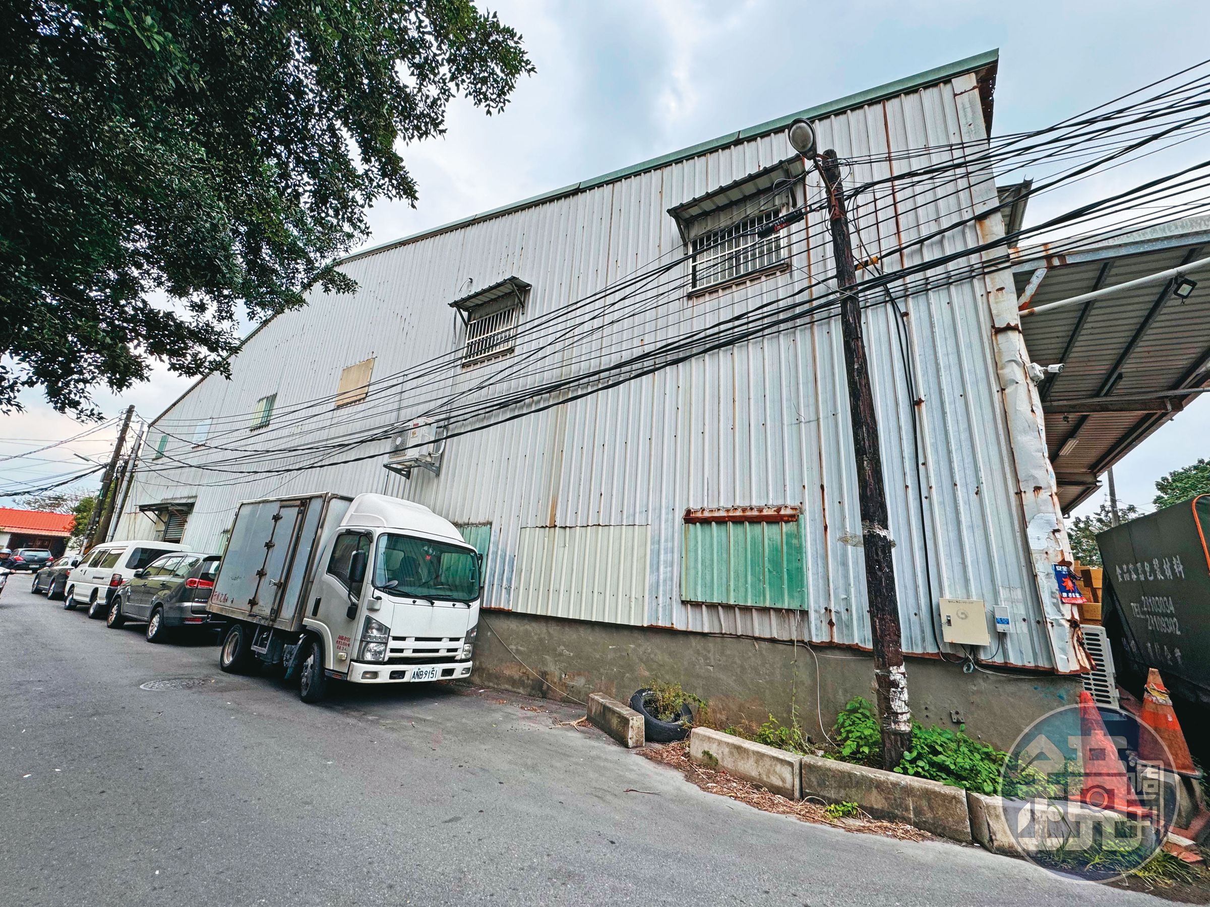 本刊直擊延平北路八段一處的土地,發現農田早已變成鐵皮屋。