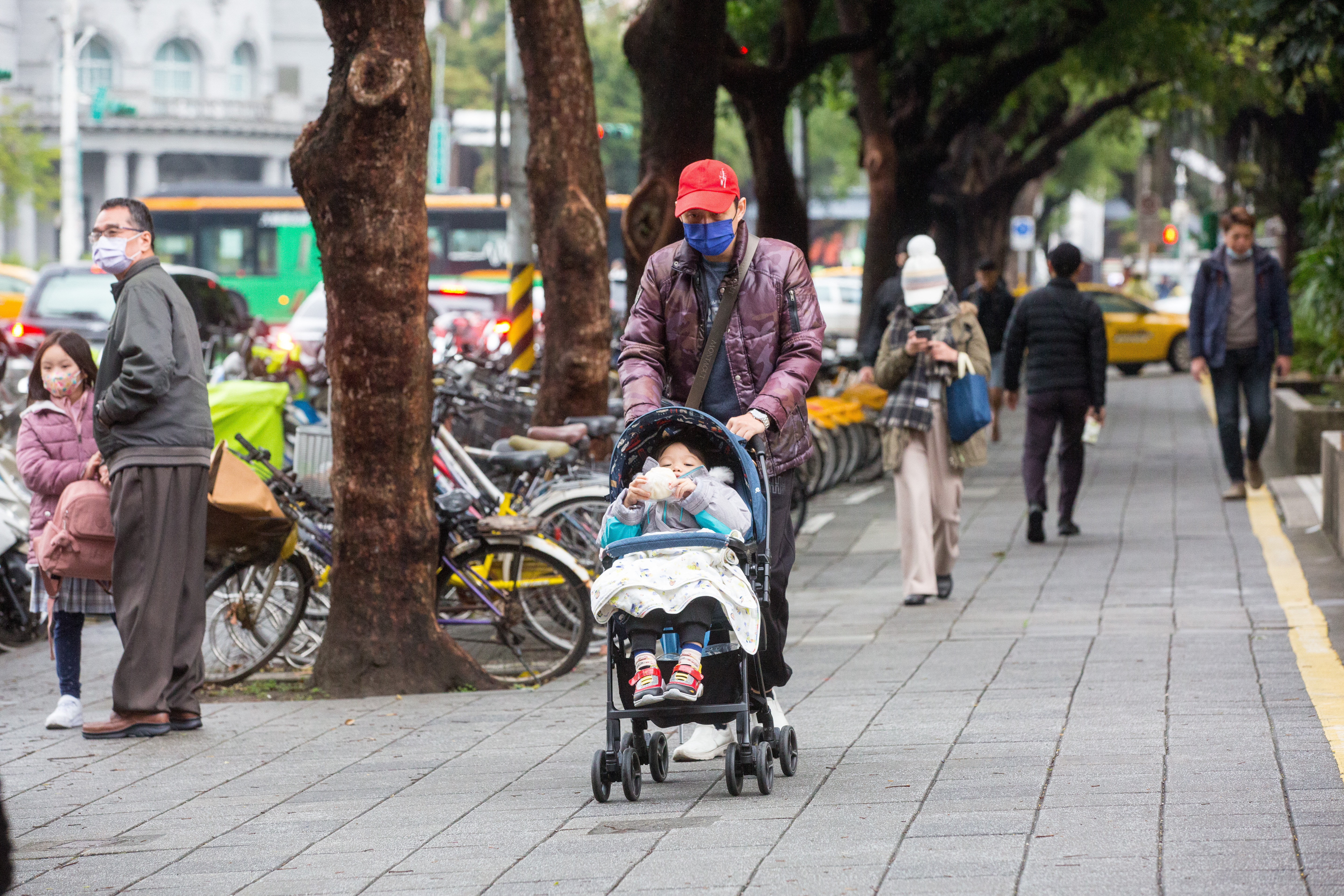 又一波東北季風南下，北台天氣將轉涼、日夜溫差明顯