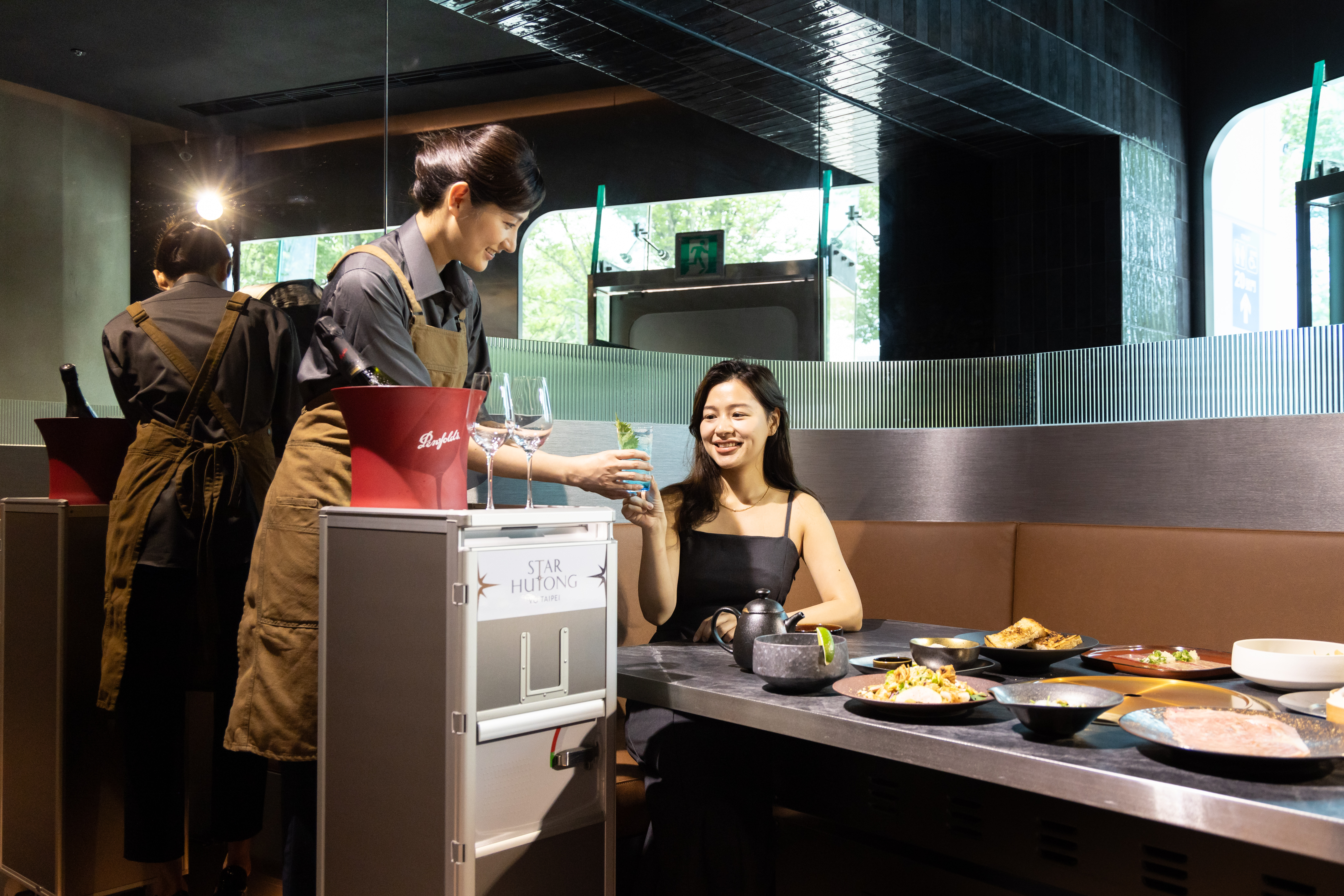 由星宇航空、胡同燒肉及VG TAIPEI三大品牌聯手打造的「STAR HUTONG 星胡同」於7月1日正式開幕。