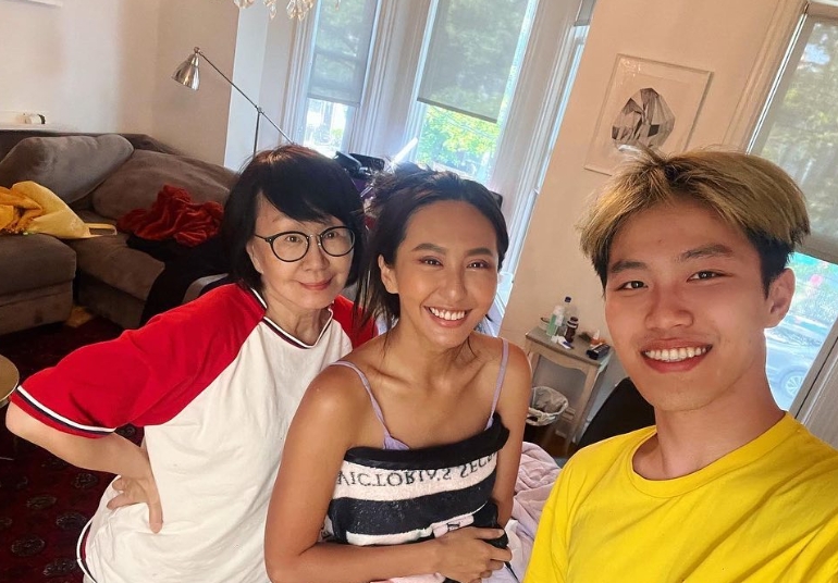 薔薔（圖中）日前表示，已開除元老員工「Song」（圖右）。（翻攝自「Song」IG）