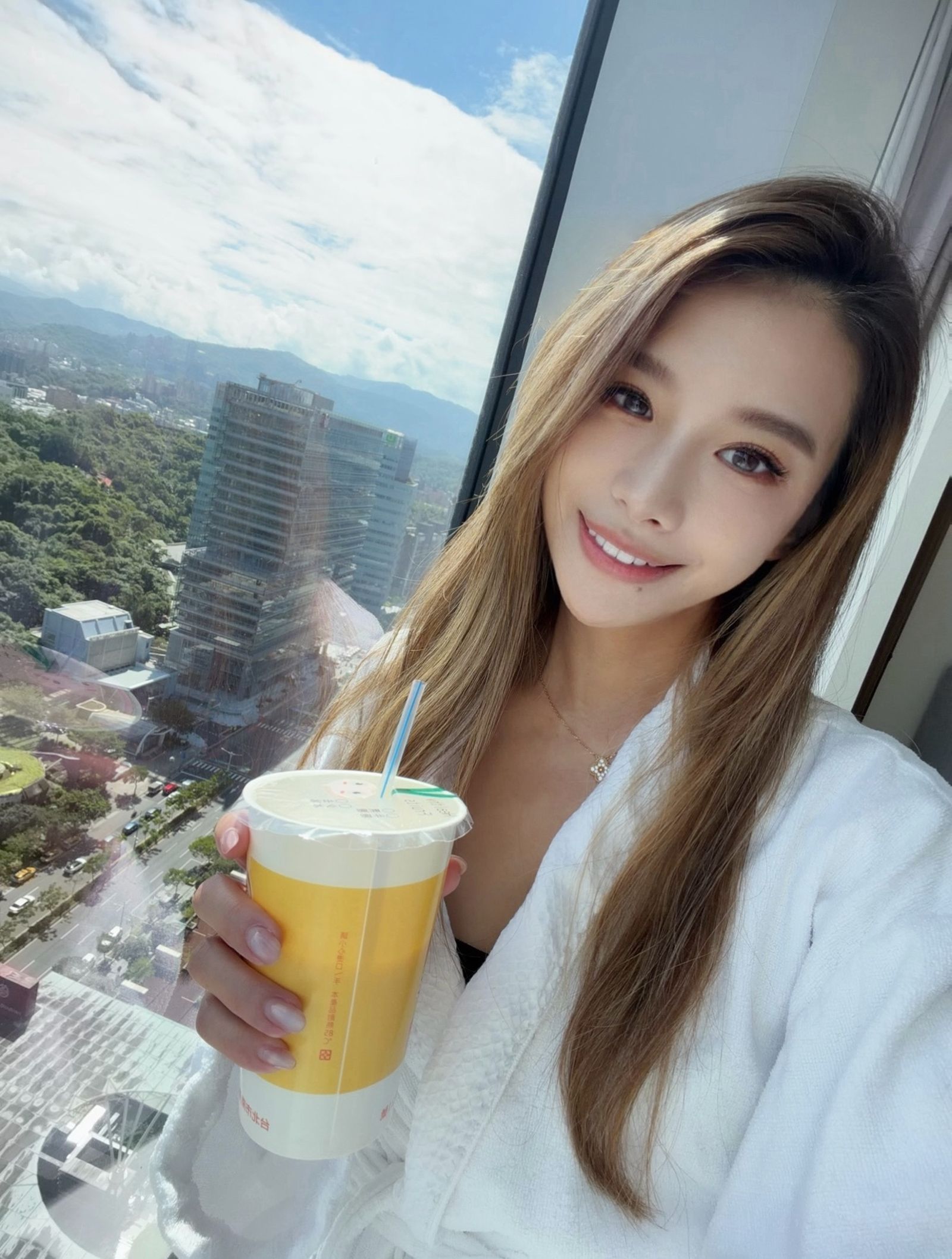 艾莉絲離婚後愛上獨旅，享受一個人安排旅程的自在時光。（翻攝艾莉絲IG）