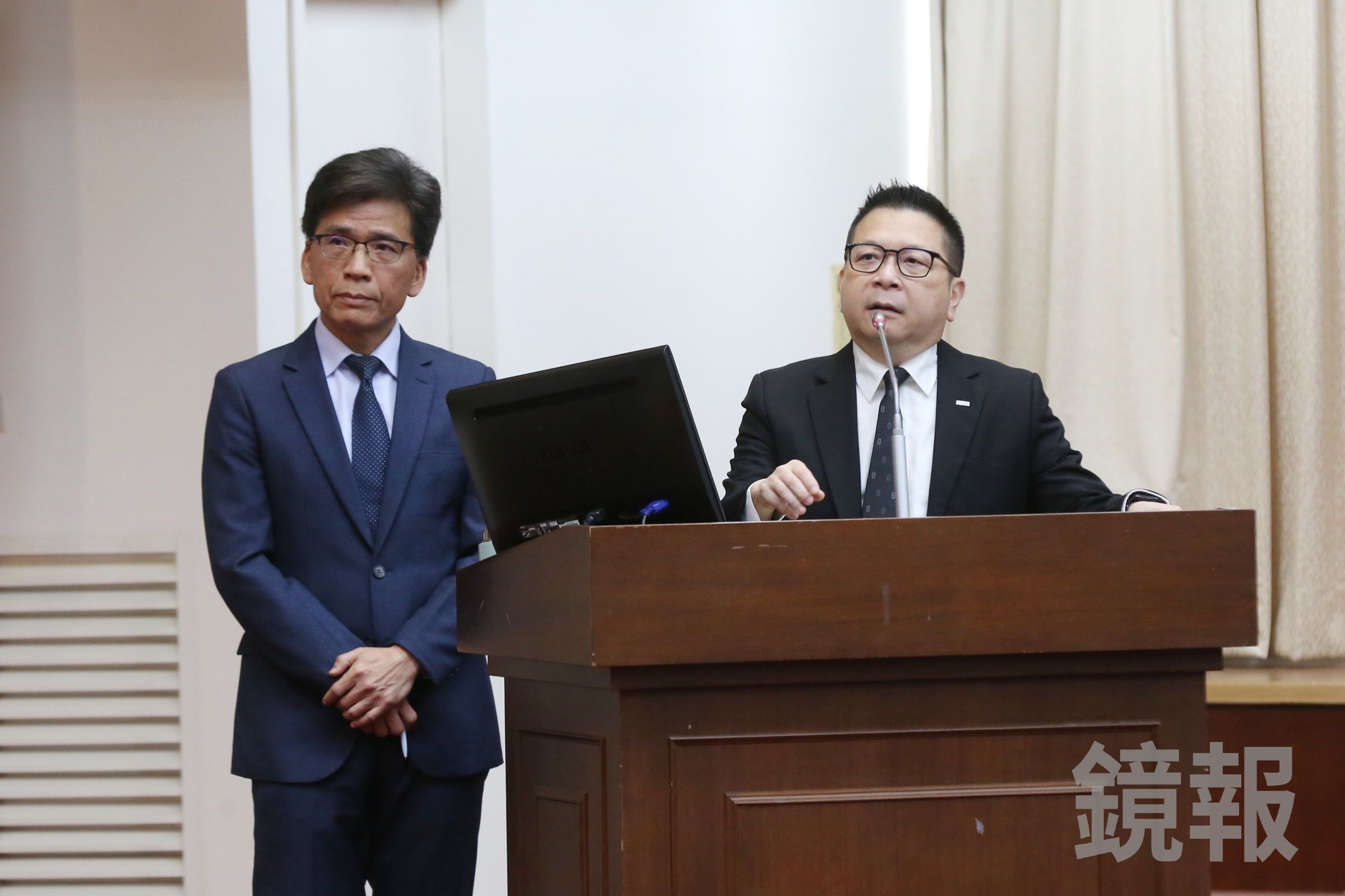 針對新壽外價金減少逾4成爭議,金管會主委正式表態,此非IFRS或會計準則規定問題。
