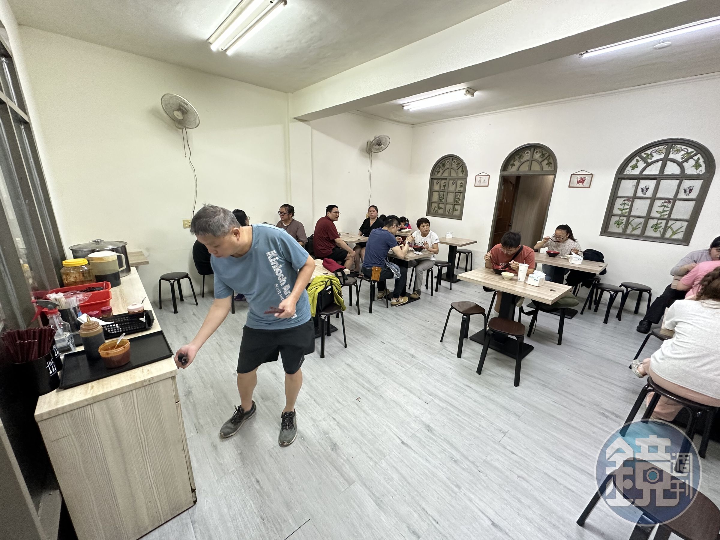大碗公當歸羊肉內用區寬敞有冷氣,喝湯時不會大噴汗。