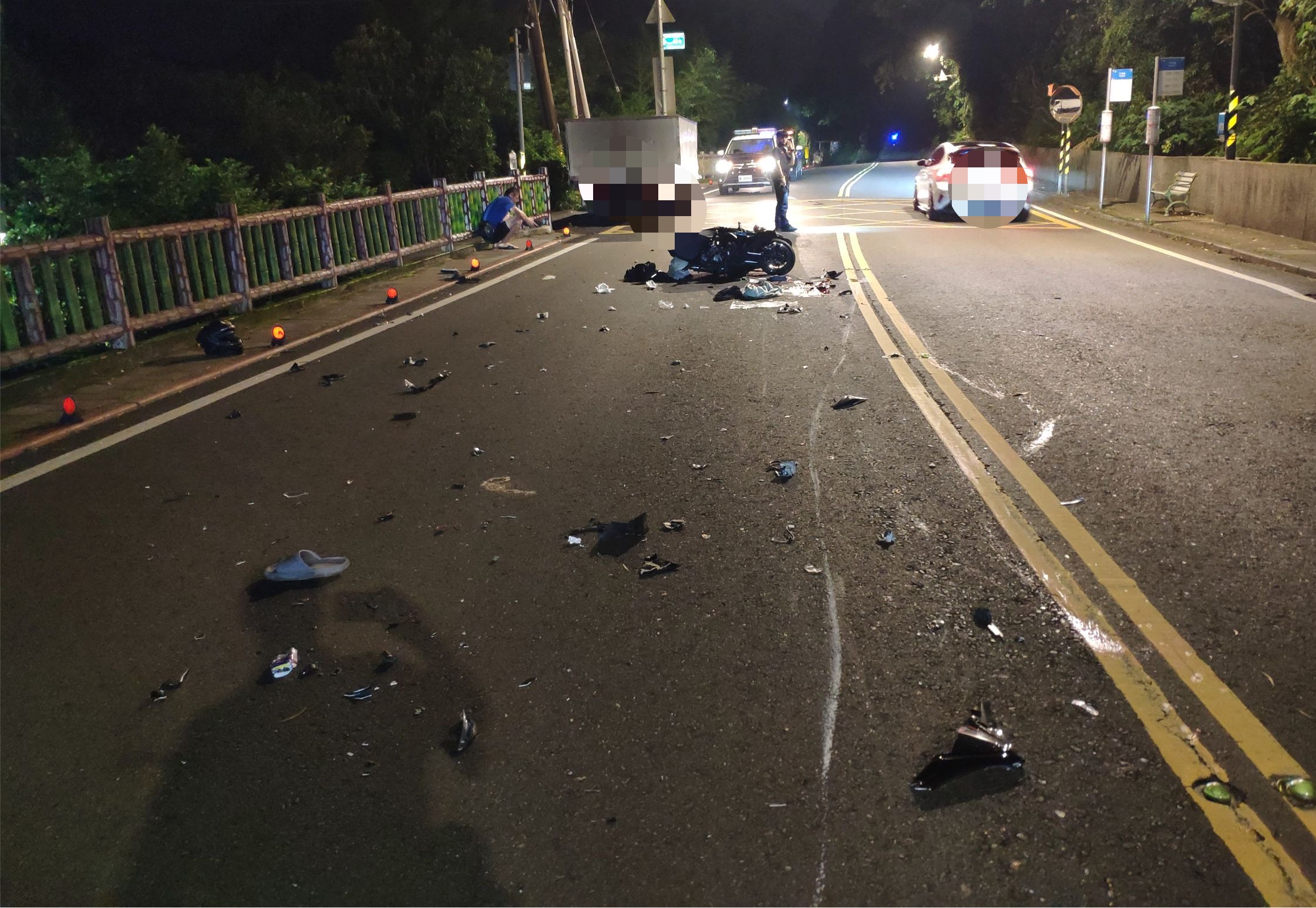 台北市士林區陽明山仰德大道昨日深夜發生一起嚴重車禍，文化大學大二生身亡。（警方提供）