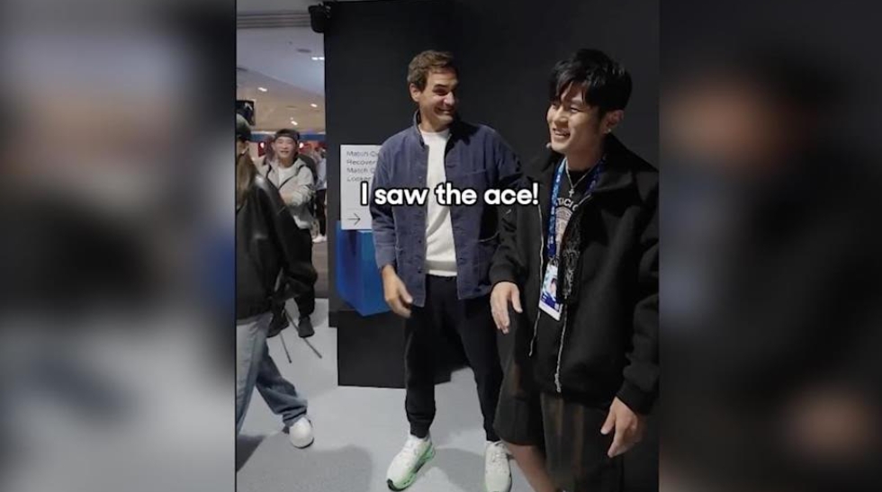 那一記Ace被費德勒看到，周杰倫覺得好糗。（澳網官網）