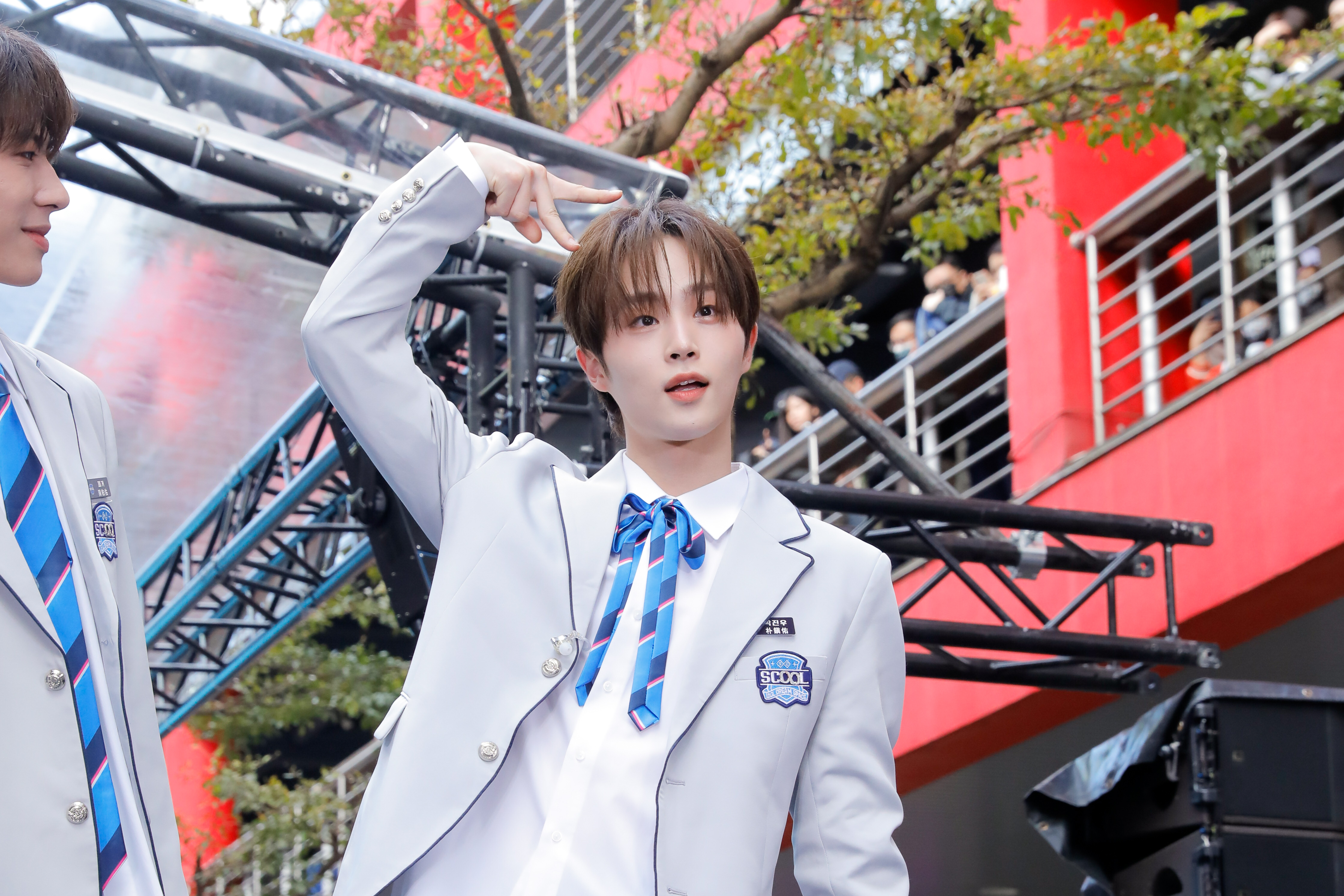 前SEVENTOEIGHT成員朴鎮佑在社群感謝粉絲的愛讓他撐過艱難時光。