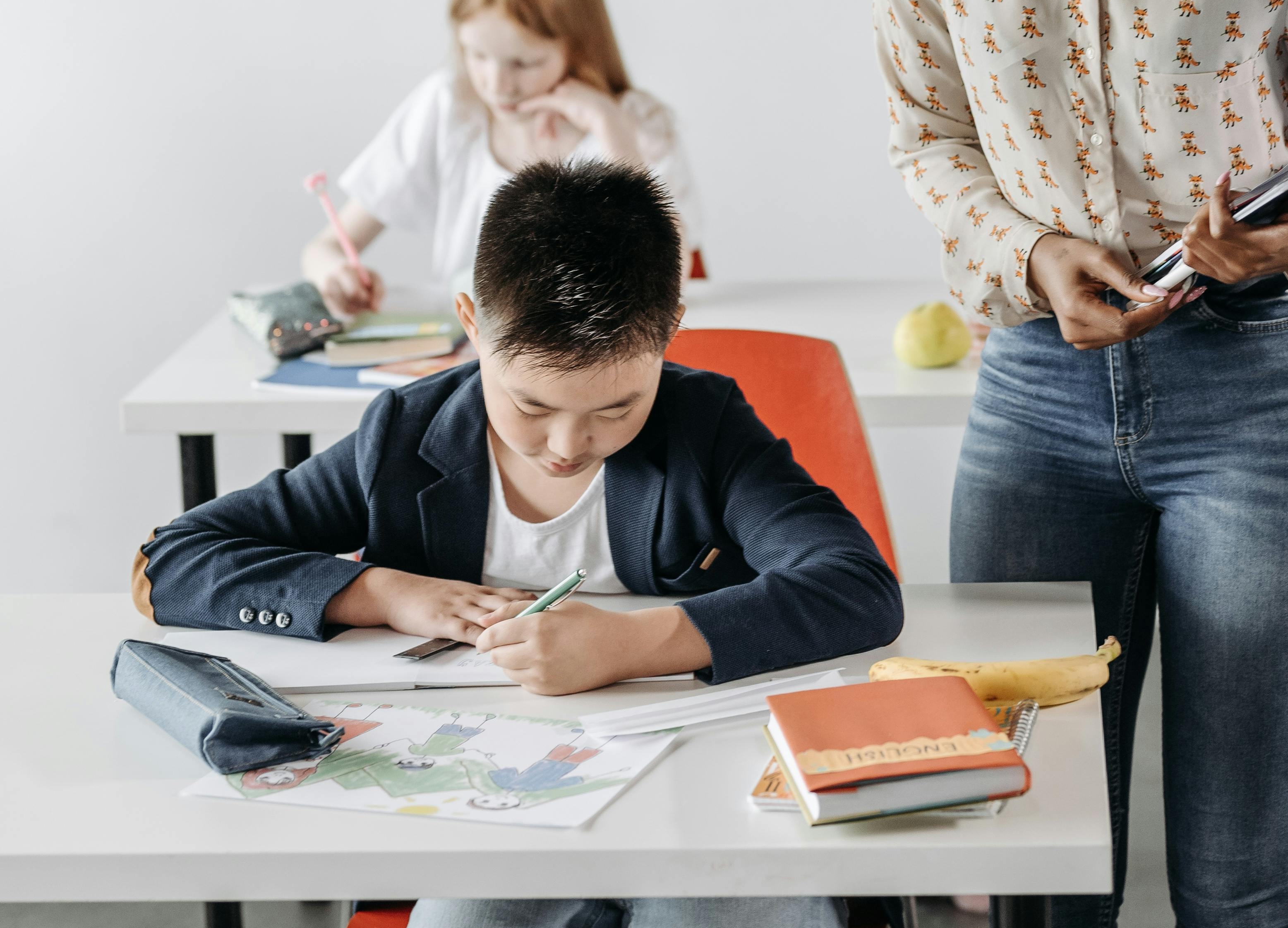 上過許多不同種類的補習班是許多人的童年回憶。（pexels提供）