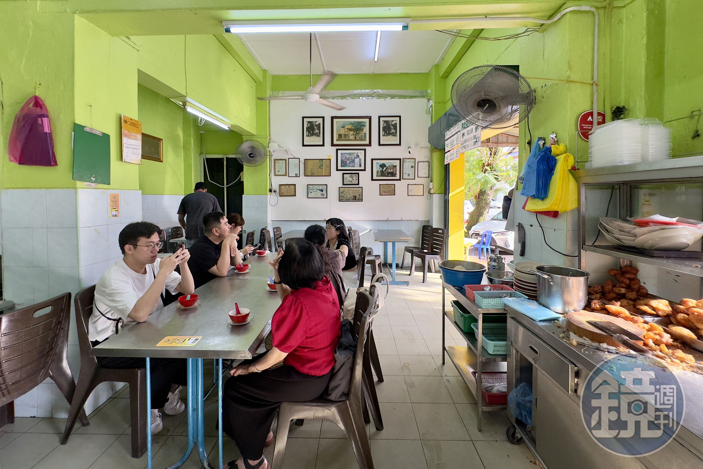 Ansari Famous Cendol的店面沒什麼裝潢，但生意十分熱絡。