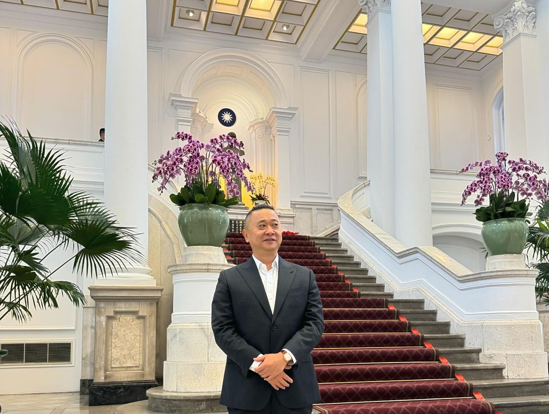 邰智源現身總統府。(翻攝邰智源IG)