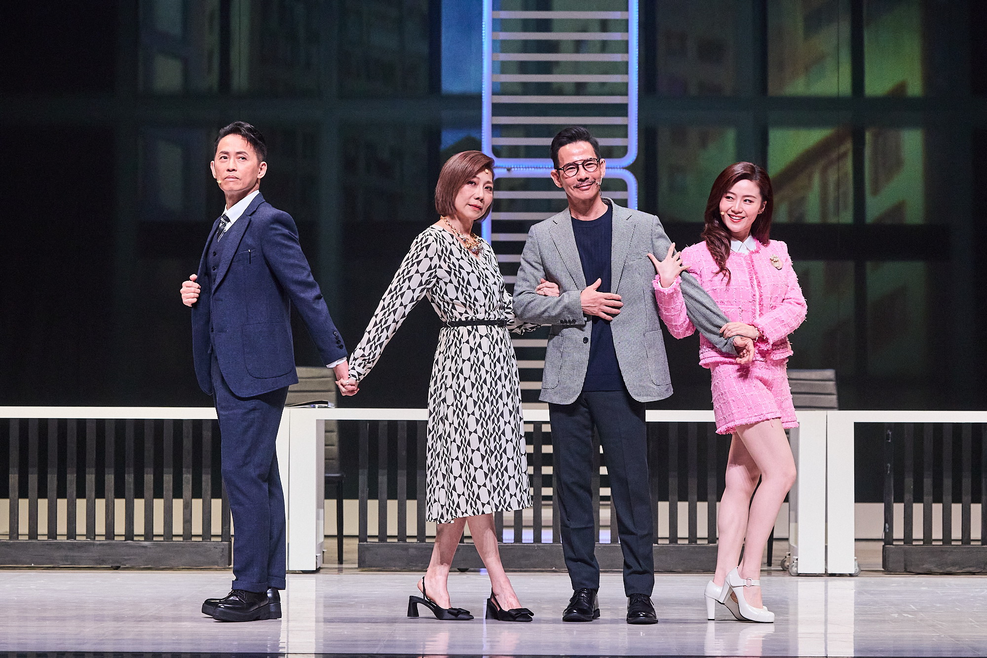 郎祖筠、王柏森、王耿豪、楊小黎四人共同詮釋錯綜情感，情場對決一觸即發，詮釋「第三者」的愛恨糾葛。(春河劇團提供）