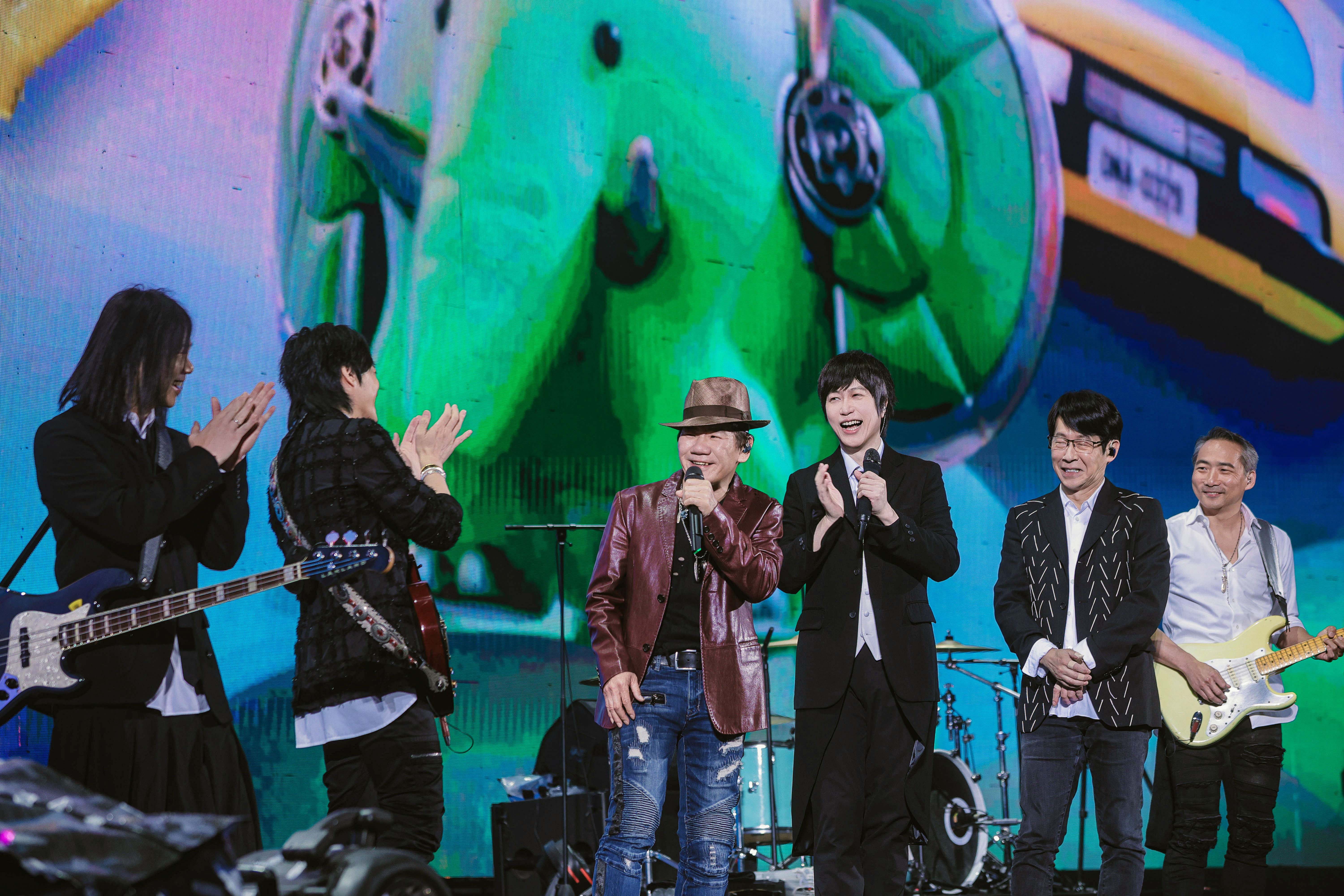 五月天杭州場邀請到趙傳擔任嘉賓。（相信音樂提供）