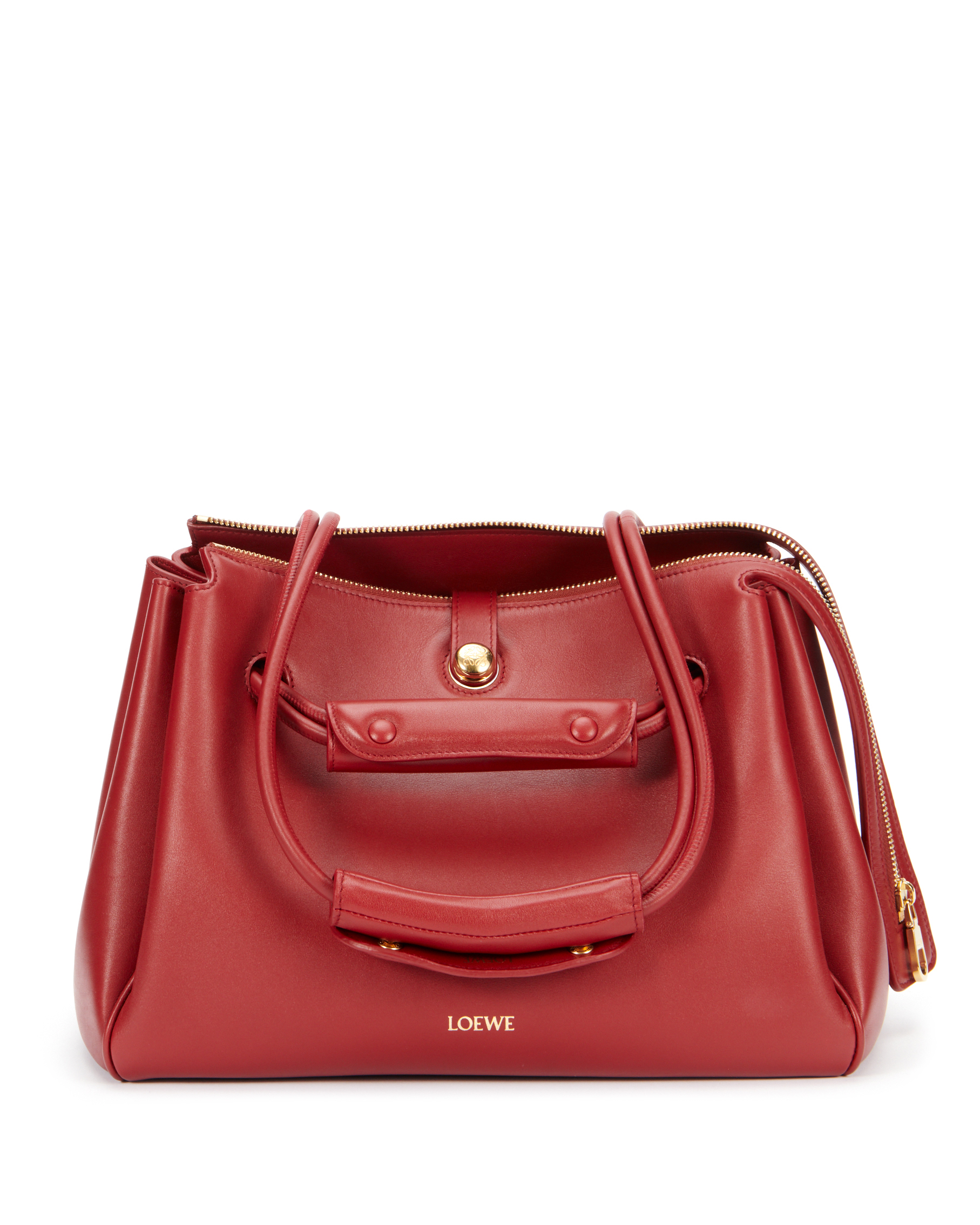 焦紅色中型Madrid包款。NT$188,000(LOEWE提供)