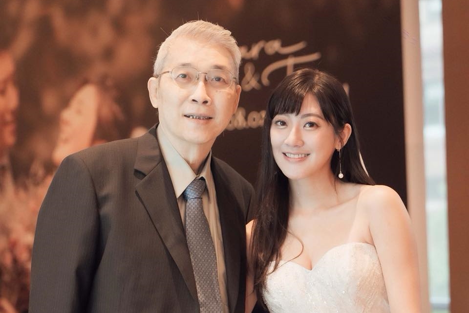 「音樂精靈」林逸欣今證實，其父親、台南知名神經內科醫師林春銘已於4月初安詳辭世。（翻攝自林逸欣臉書）