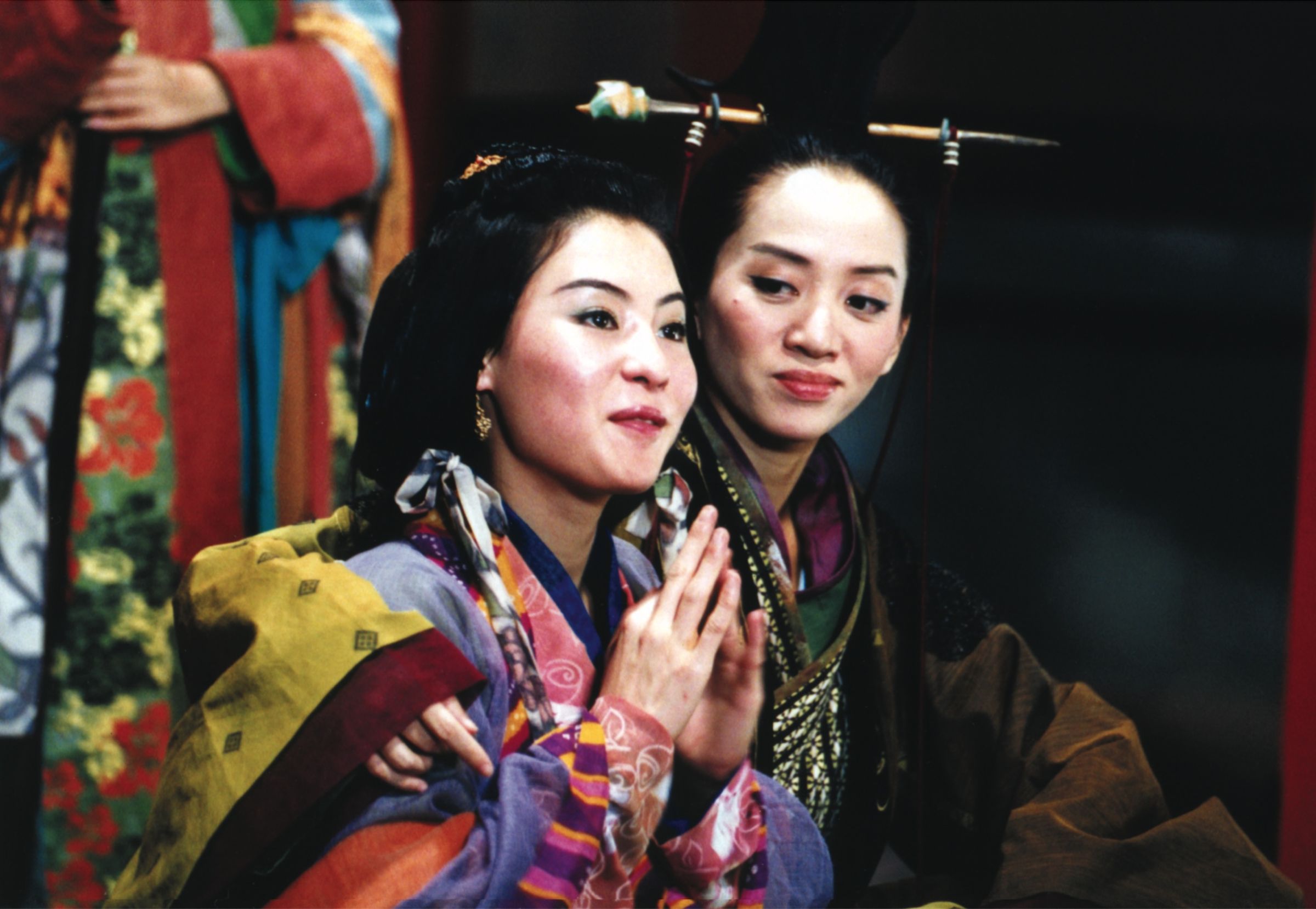 《鍾無艷》除梅艷芳（右）之外，還選用當時「中國星」旗下新人張柏芝（左）。（國家影視聽中心提供）