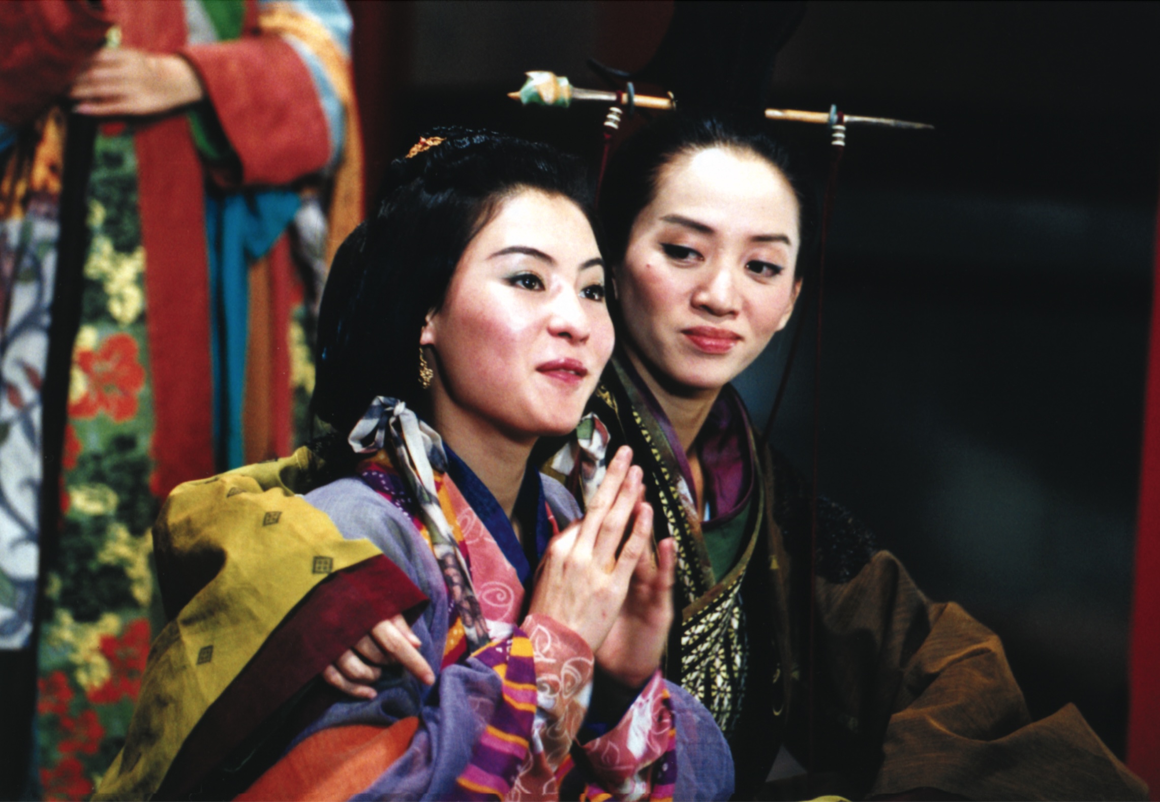 《鍾無艷》除梅艷芳(右)之外,還選用當時「中國星」旗下新人張柏芝(左)。(國家影視聽中心提供)
