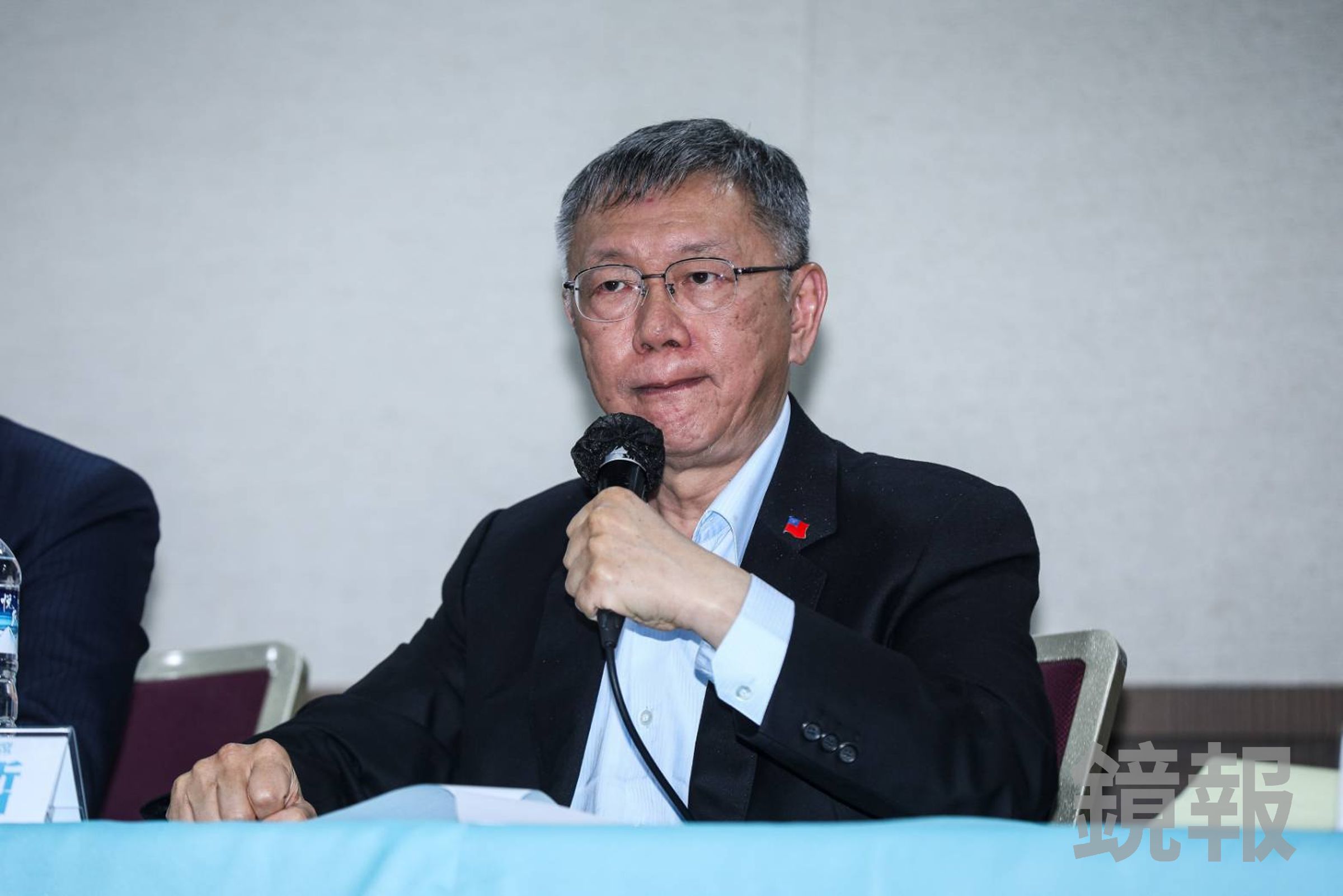 國民黨聲援柯文哲,網友反而謝謝「鍾小平、游淑慧」。(鏡報鄒保祥攝)