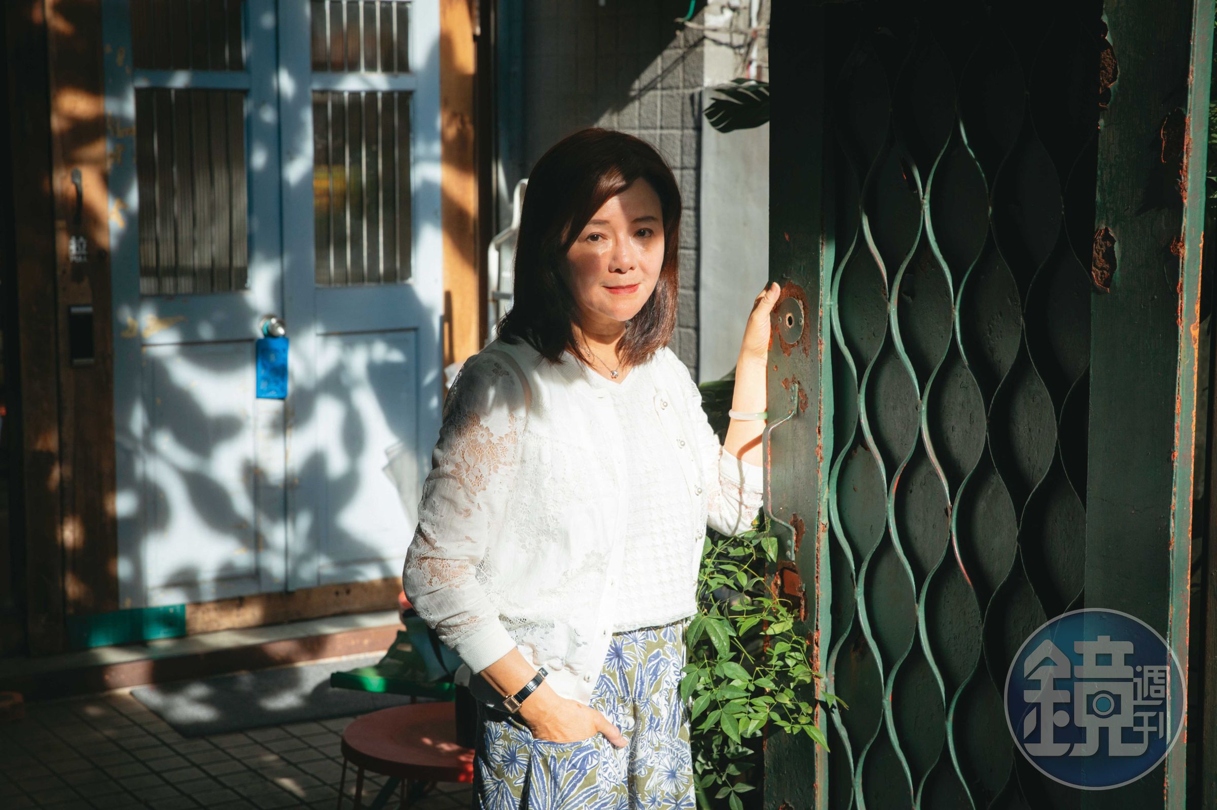 鄭如晴的文學啟蒙是張秀亞的《牧羊女》，她說張秀亞是一生在文學上不斷尋夢的牧羊女，  影響她也在文學上追夢。 
