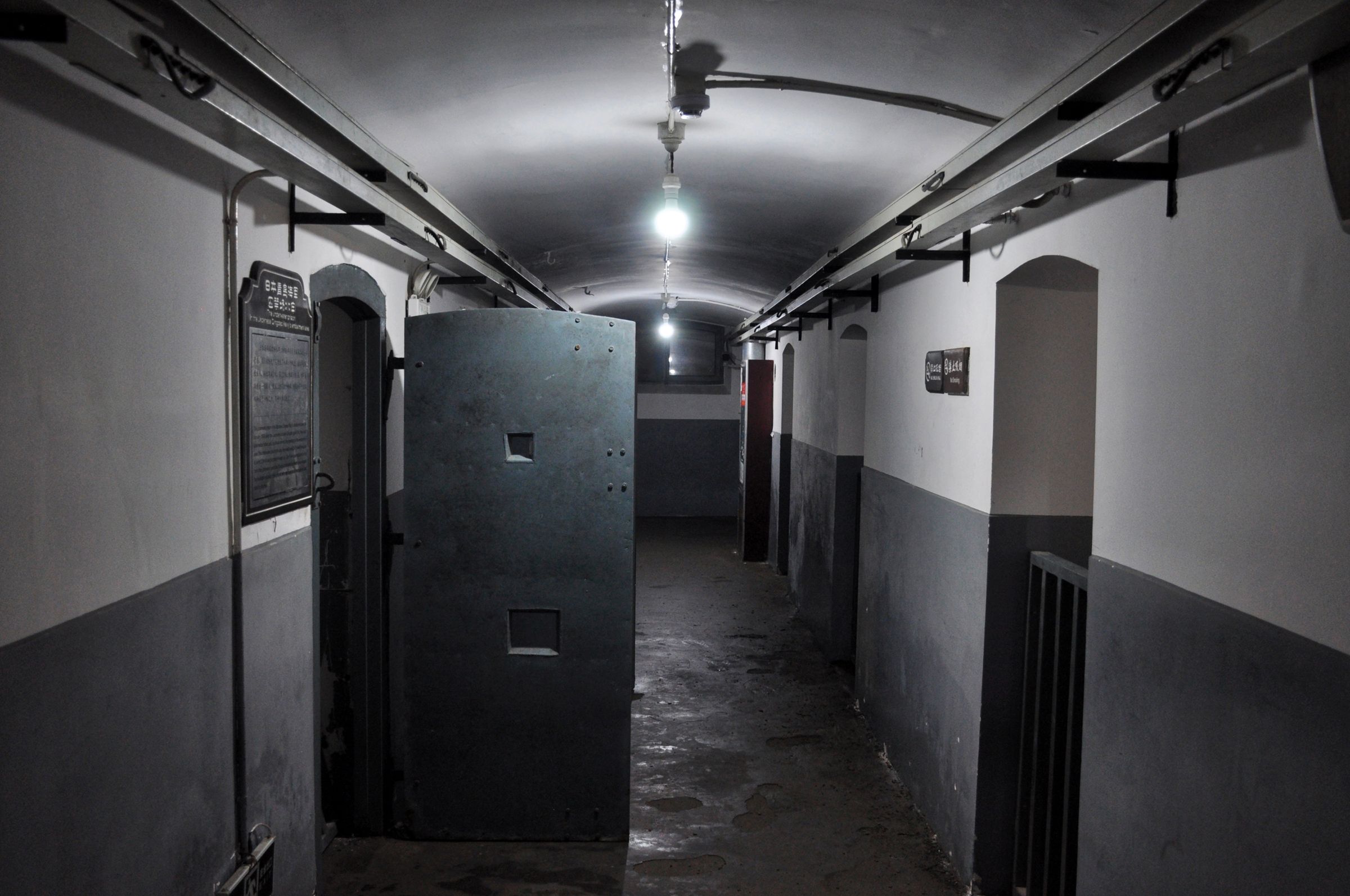香港壁屋監獄一名男囚遭4名囚犯及2名懲教助理襲擊,導致肛門受傷流血。(示意圖,東方IC)