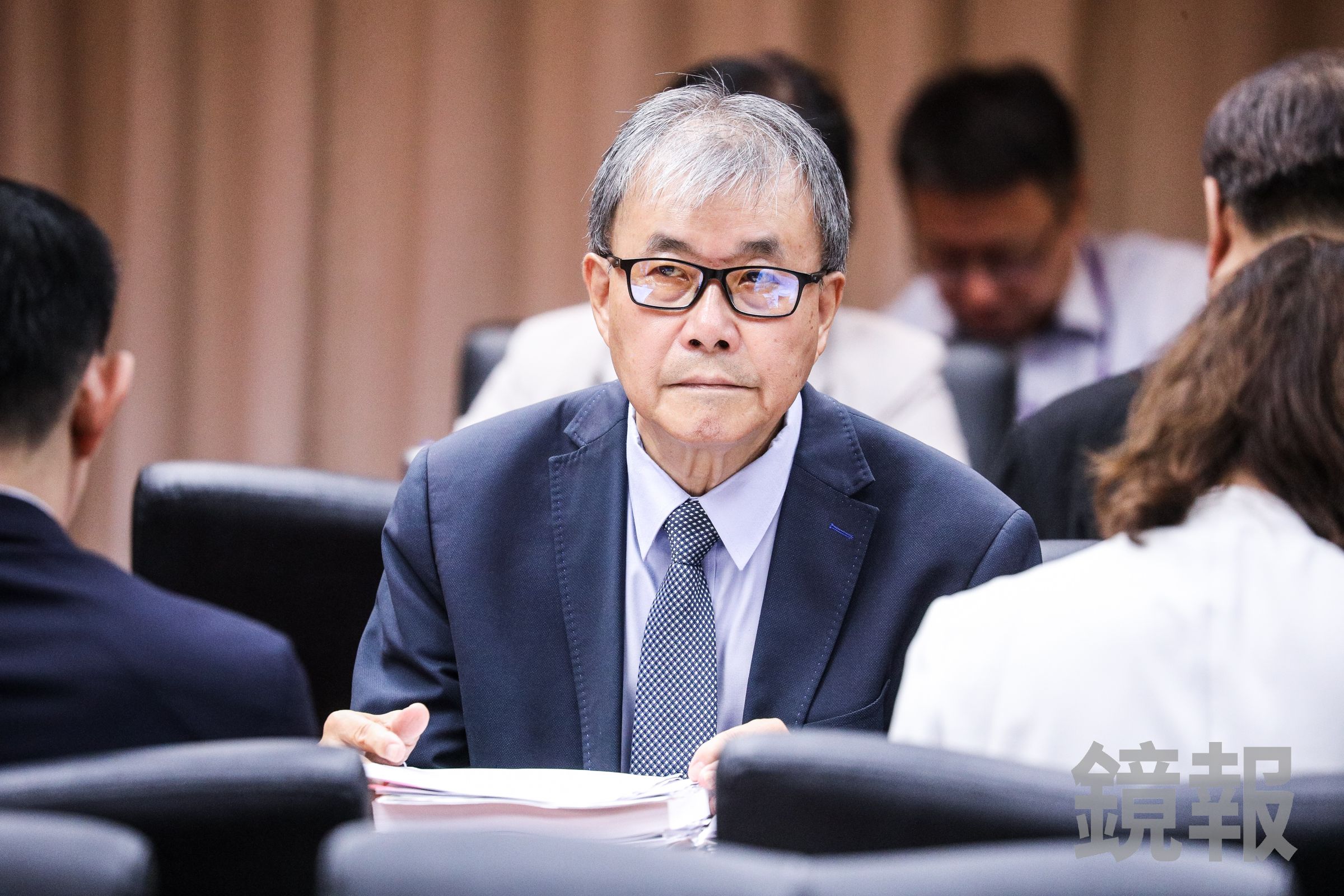 教育部長鄭英耀表示，教師聘任是地方責任，目前全國招聘率達99％，不影響教學正常化。（鏡報鄒保祥）