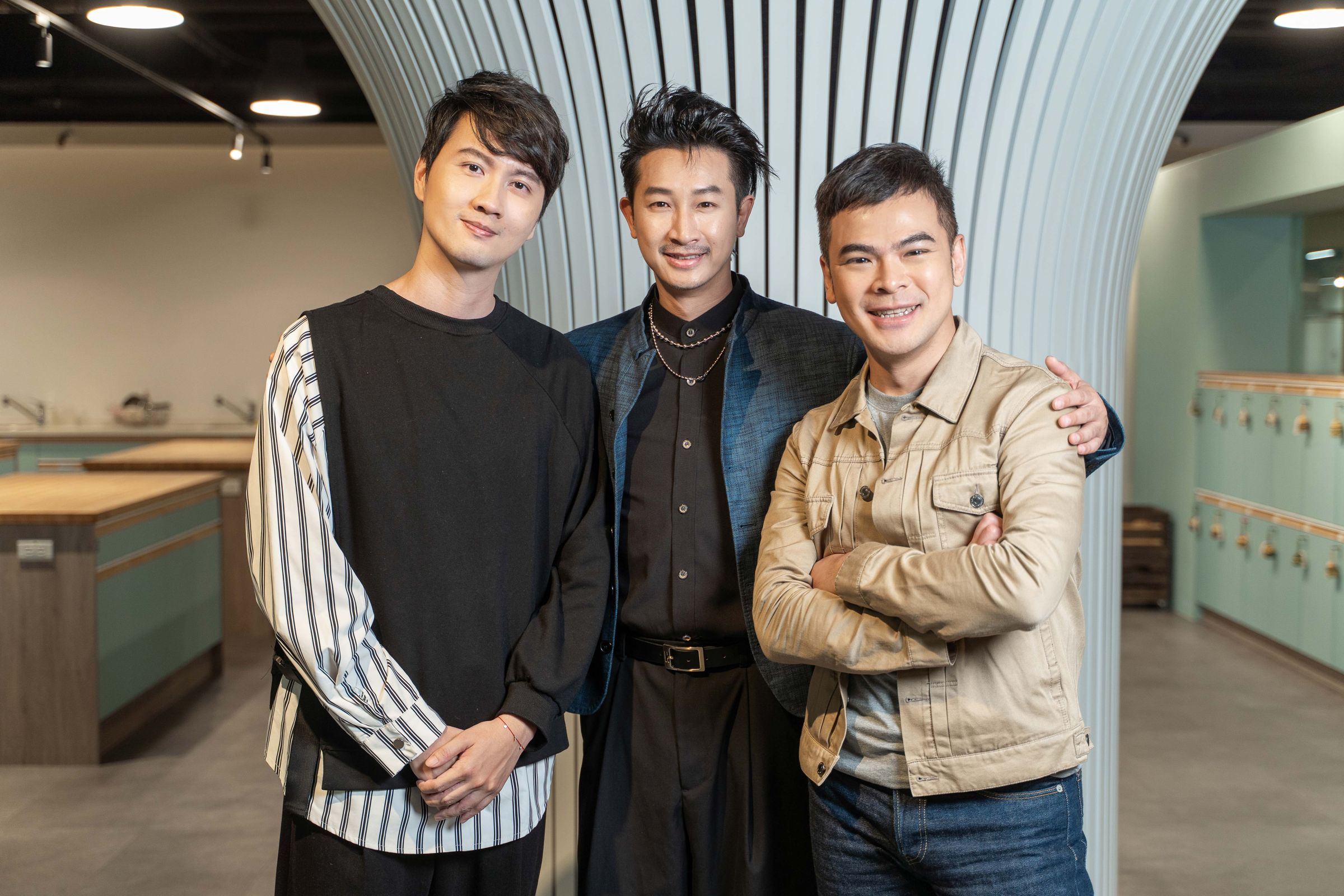 左起張捷、Darren、蘇達出席《院長爸爸》媒體茶敘。(大愛提供)
