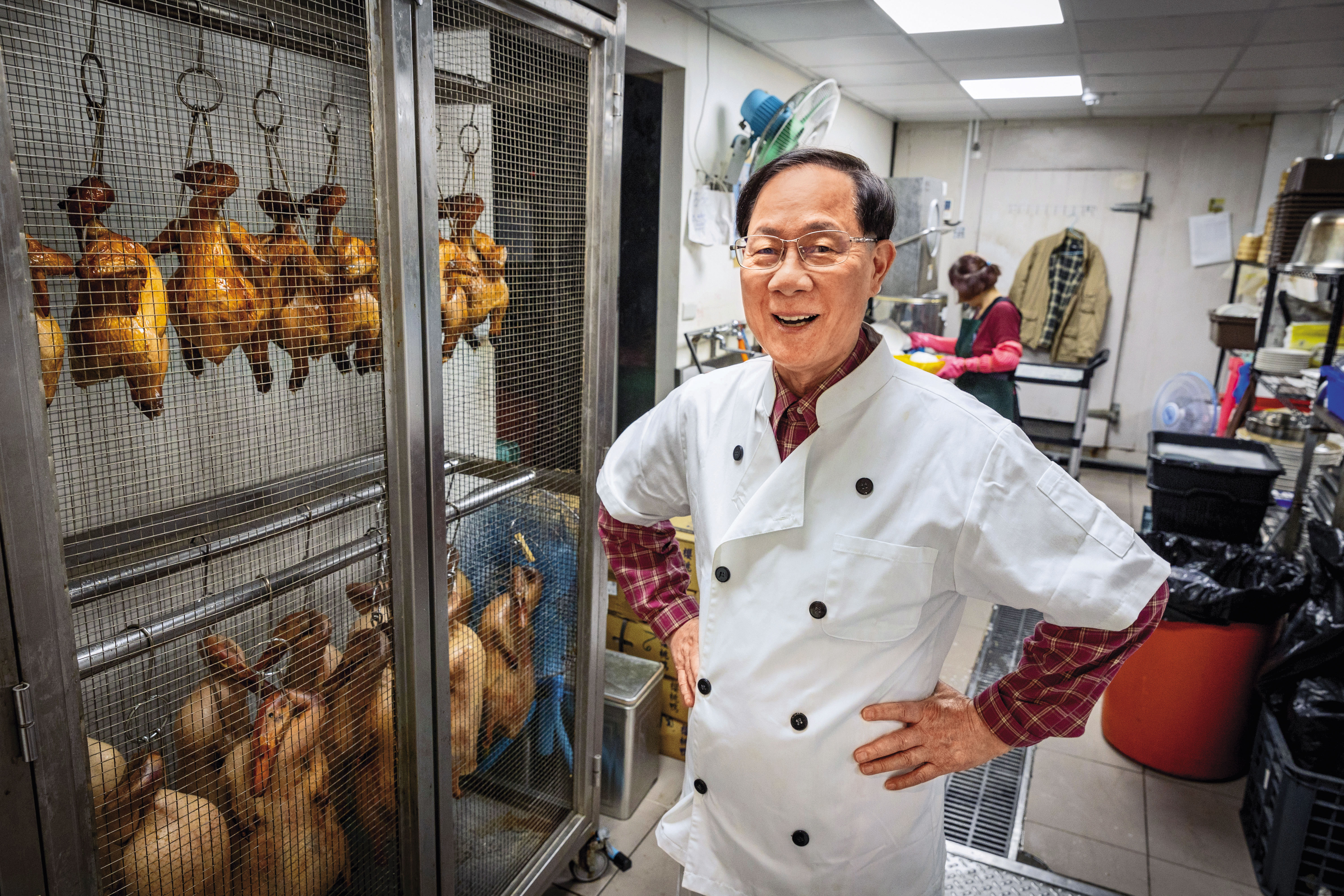 葉漢根是心臟科名醫，也是這間餐廳的總主廚。