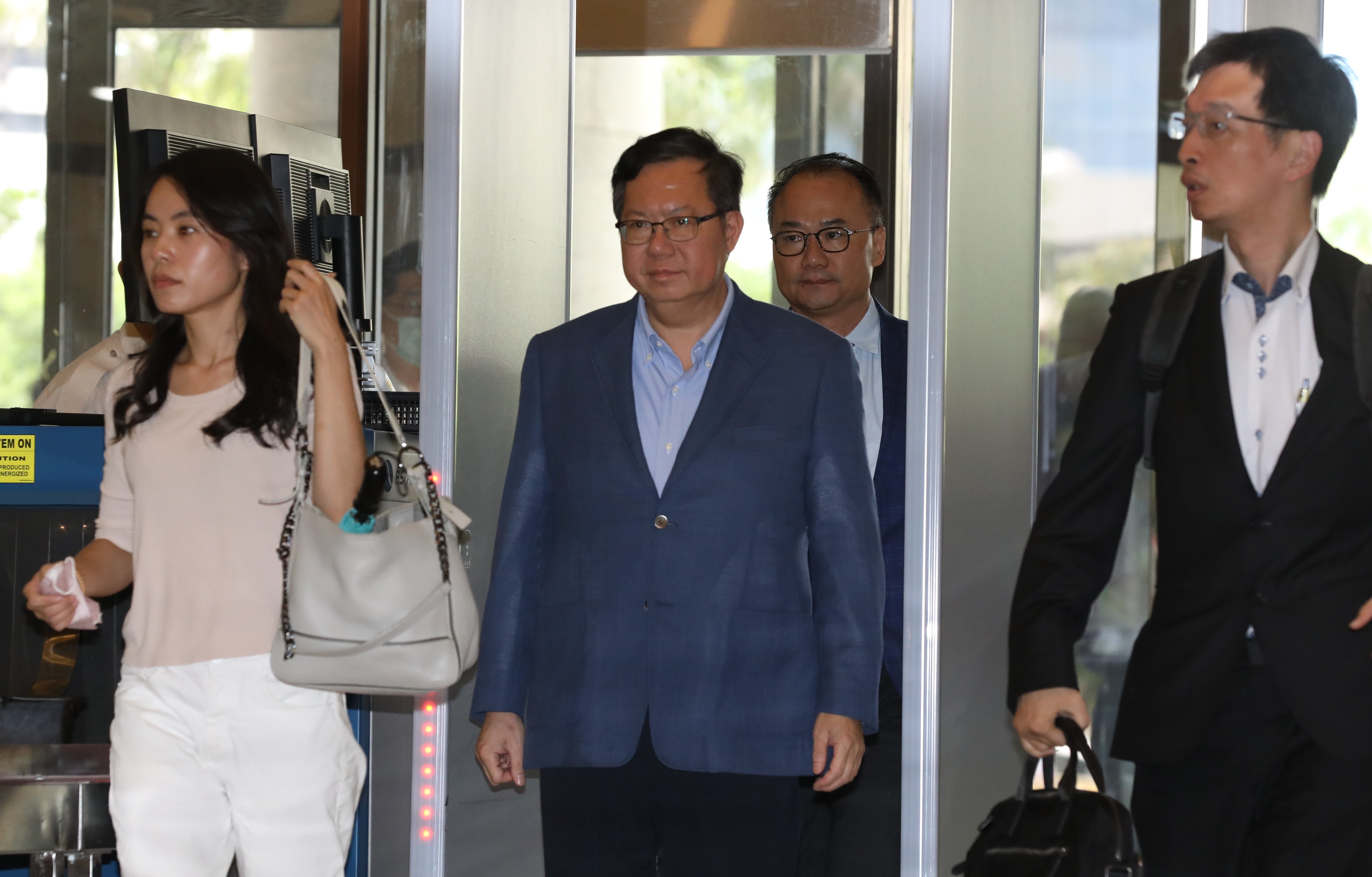 鄭文燦下午出席第3次羈押庭，已沒有最初的「燦笑」掛臉上。