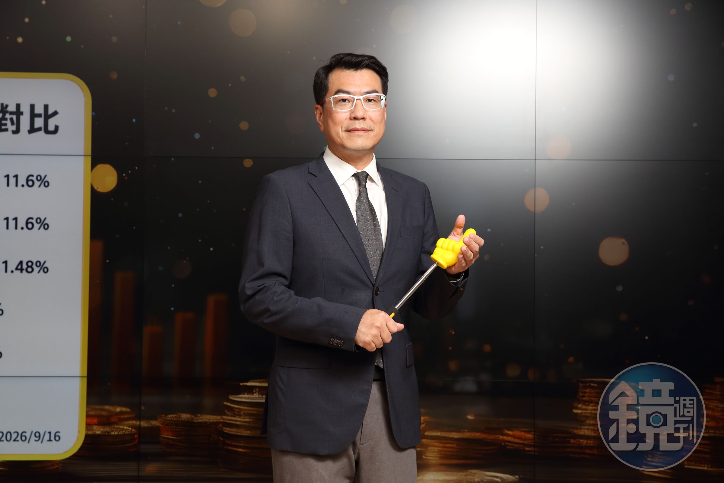 台股叩關5萬點持續震盪,鍾國忠卻積極加碼,持股提高至8成,並以4大指數區間教戰高賣低買策略。