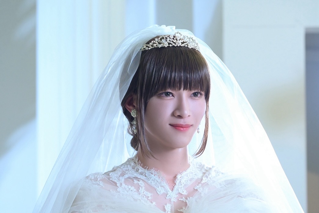 松本怜生以一組驚豔的「女裝婚紗照」在社群平台引發熱議。（翻攝自松本怜生 IG）