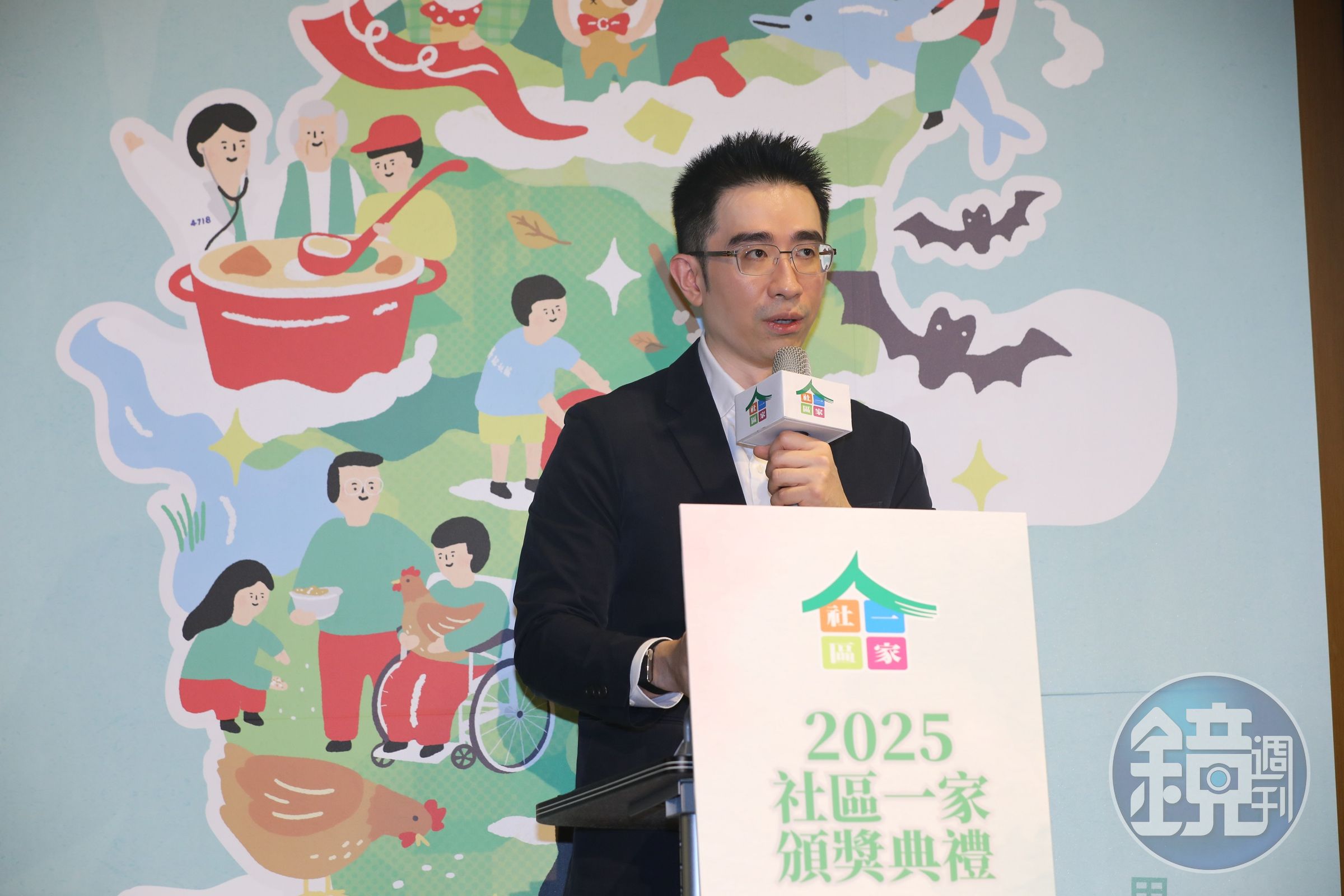 信義企業集團董事長周耕宇出席社區一家頒獎典禮並帶來感性致詞。(攝影/蘇立坤)