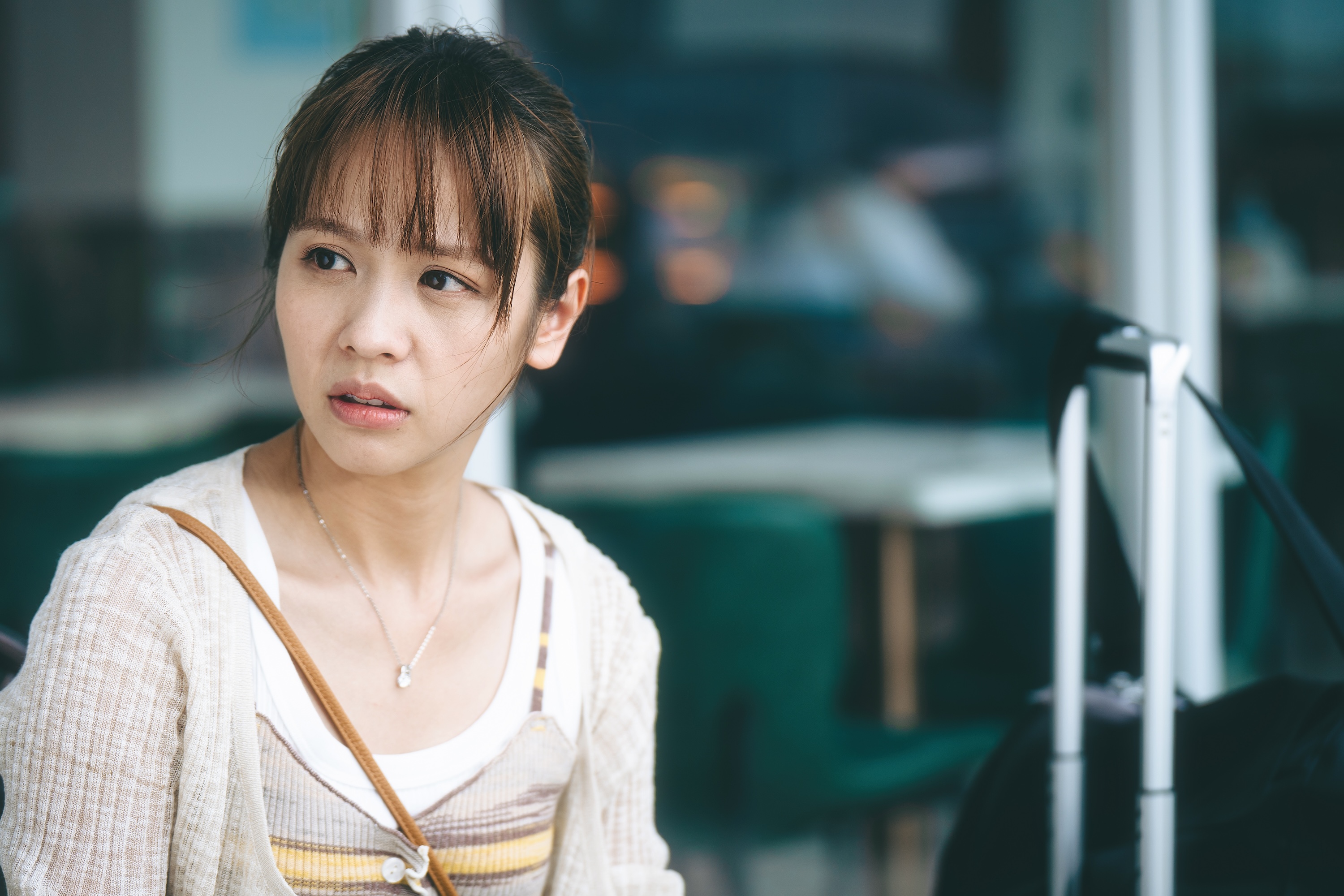 黃姵嘉飾演的小鷗在戲裡迷失人生方向找自己。(公視提供)