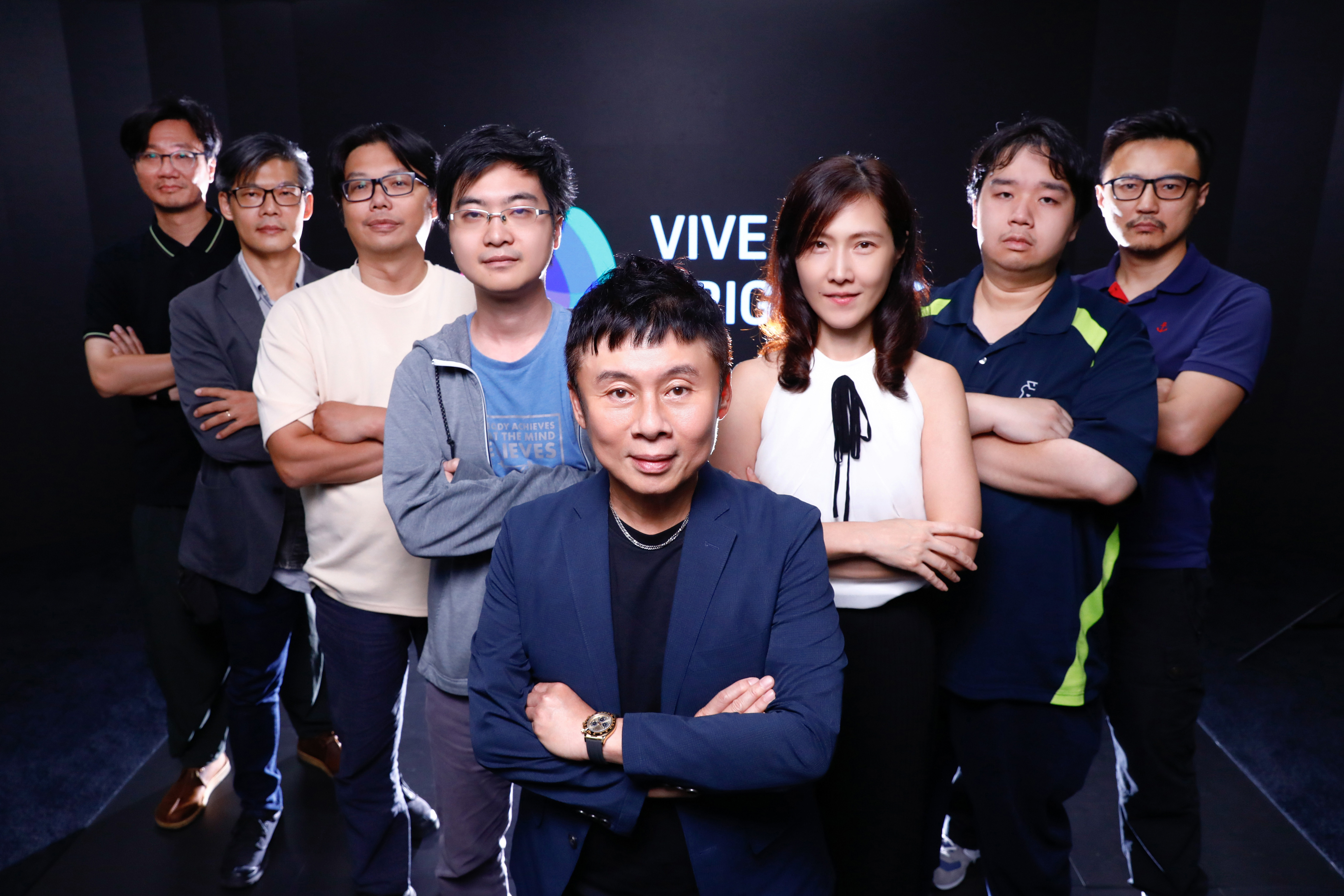 HTC VIVE ORIGINALS總經理劉思銘(中)帶領團隊,積極投入虛擬娛樂內容生態系建構,VTuber產業是未來的發展重心之一。