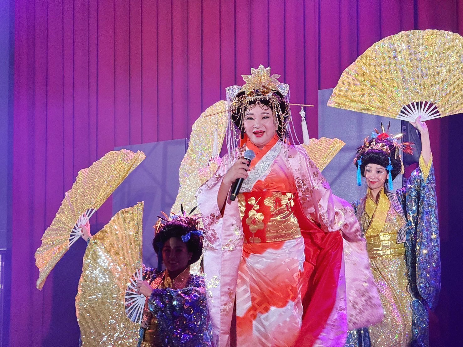 白冰冰昨日在中興大學惠蓀堂舉行舉辦「敬老公益演唱會」。（白冰冰提供）