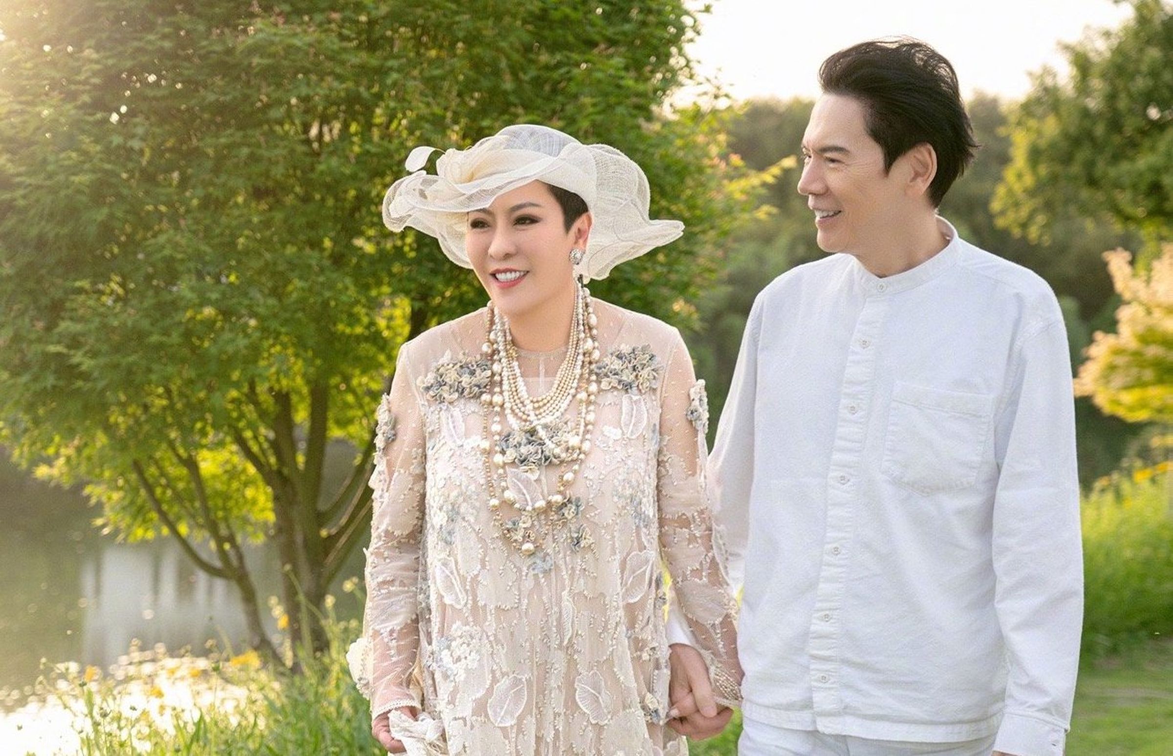 向太跟向華強結婚多年,一同打拚事業。(翻攝向太微博)