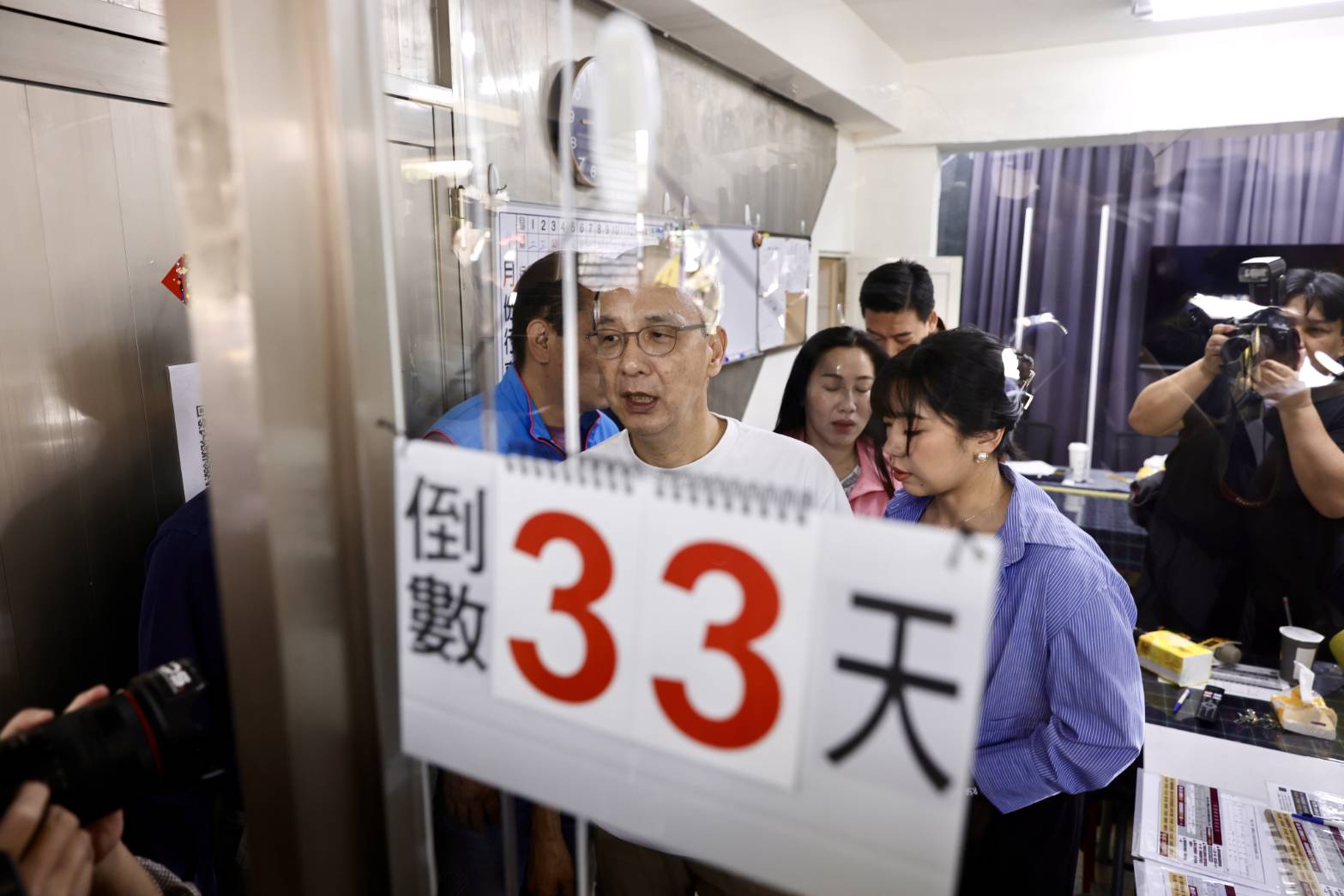 朱立倫今稱宋建樑的納粹手勢是在「諷刺綠共」，引發撻伐。