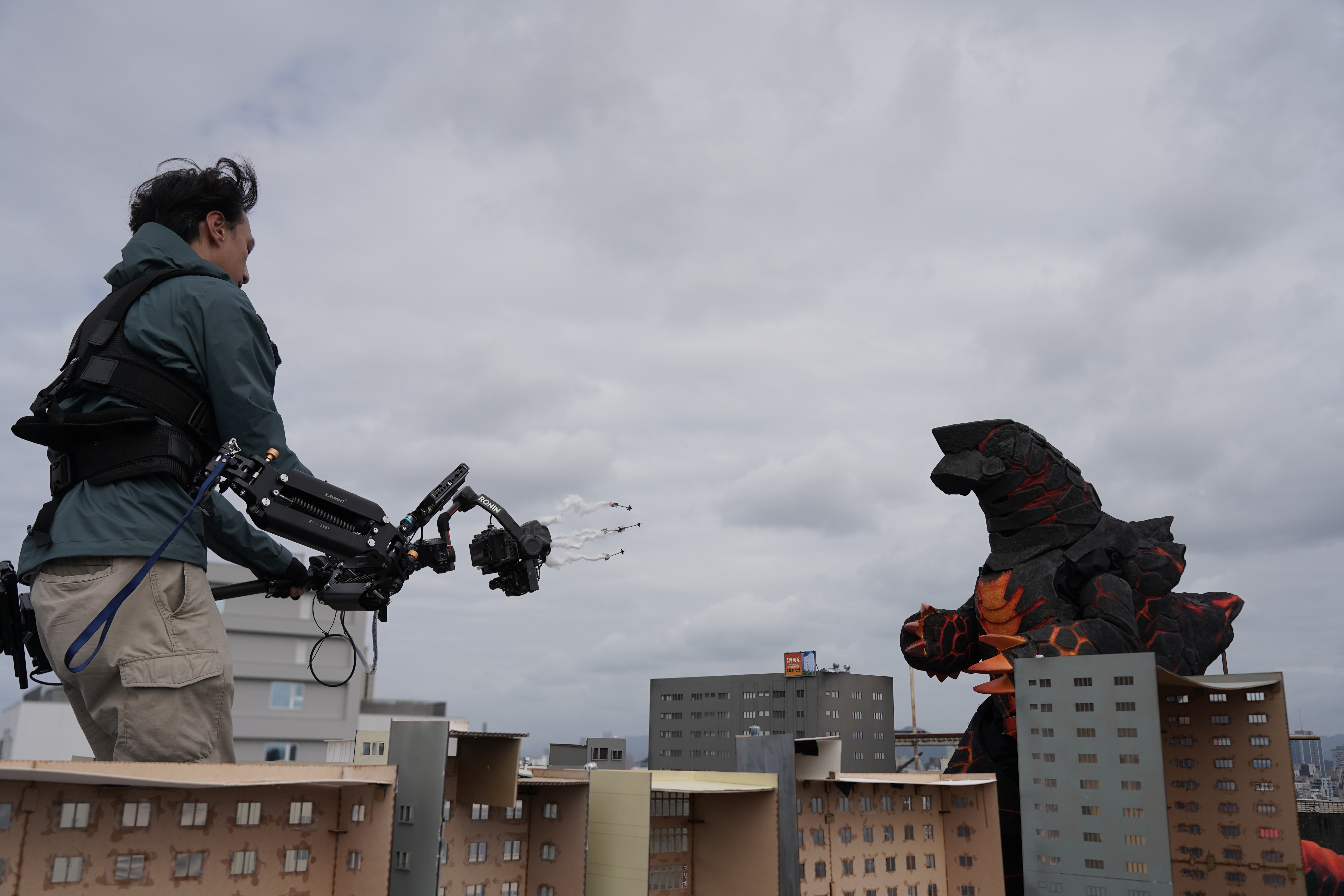 特製隊去年拍攝特攝短片《大黑》。（特製隊提供）