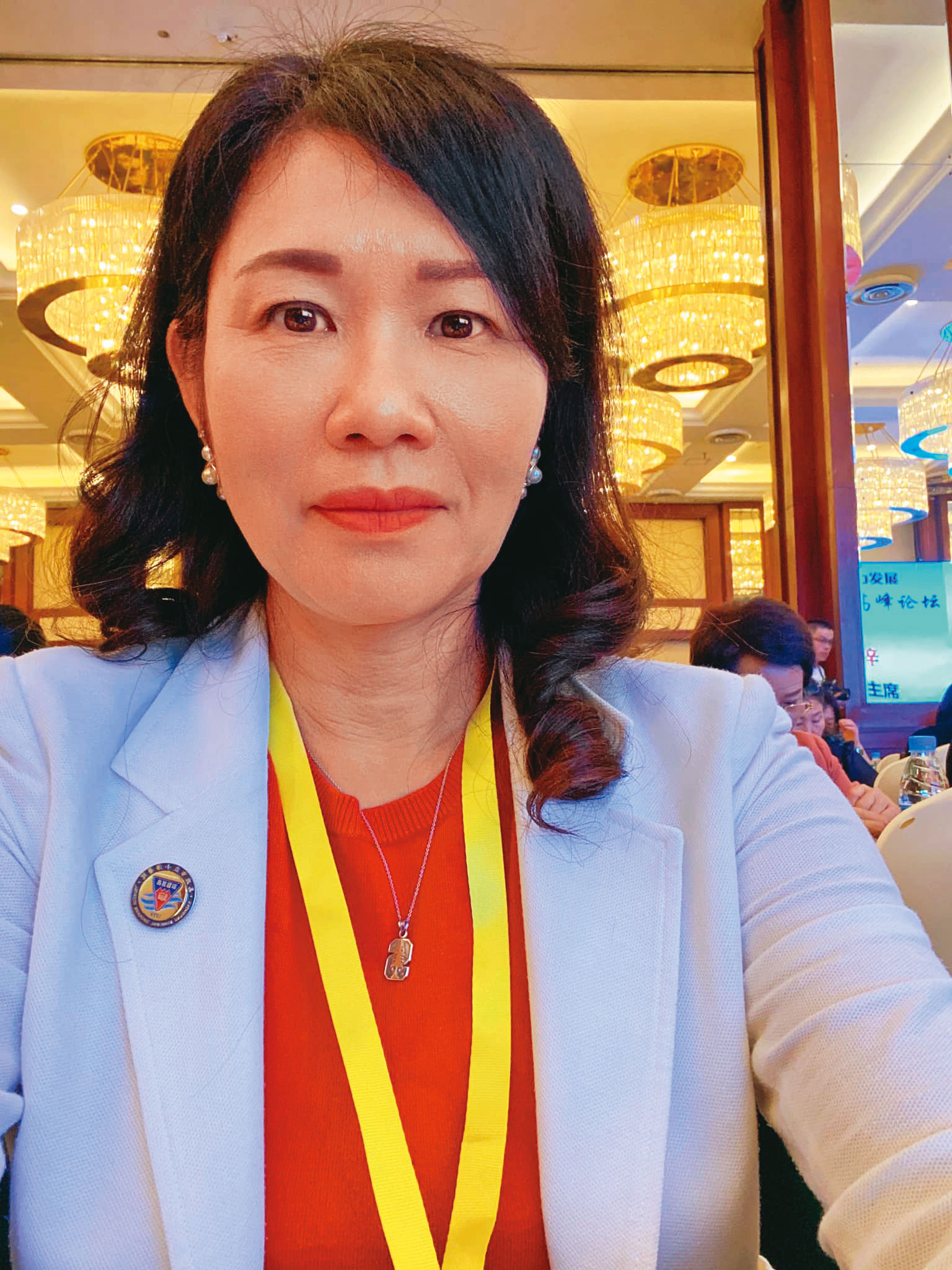 馮明珠私下告訴友人，衛生局會發文撤回，表示這一件事情錯了，並稱「白紙黑字，讓我們可以告到監察院」。（翻攝馮明珠臉書）