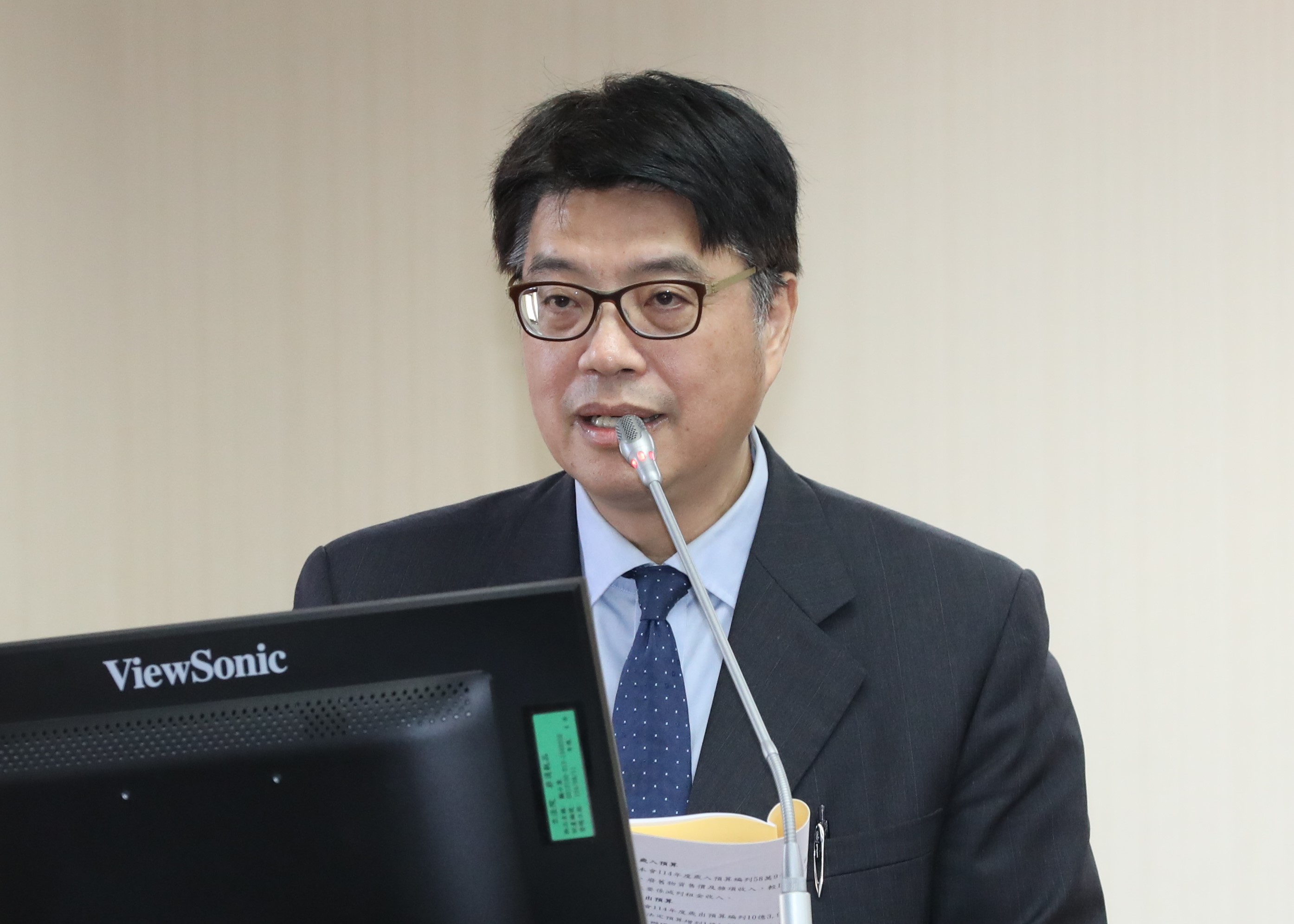 陸委會主委邱垂正指出，將把原本分配給《海峽導報》的名額，讓給其他大陸媒體。（本刊資料照）