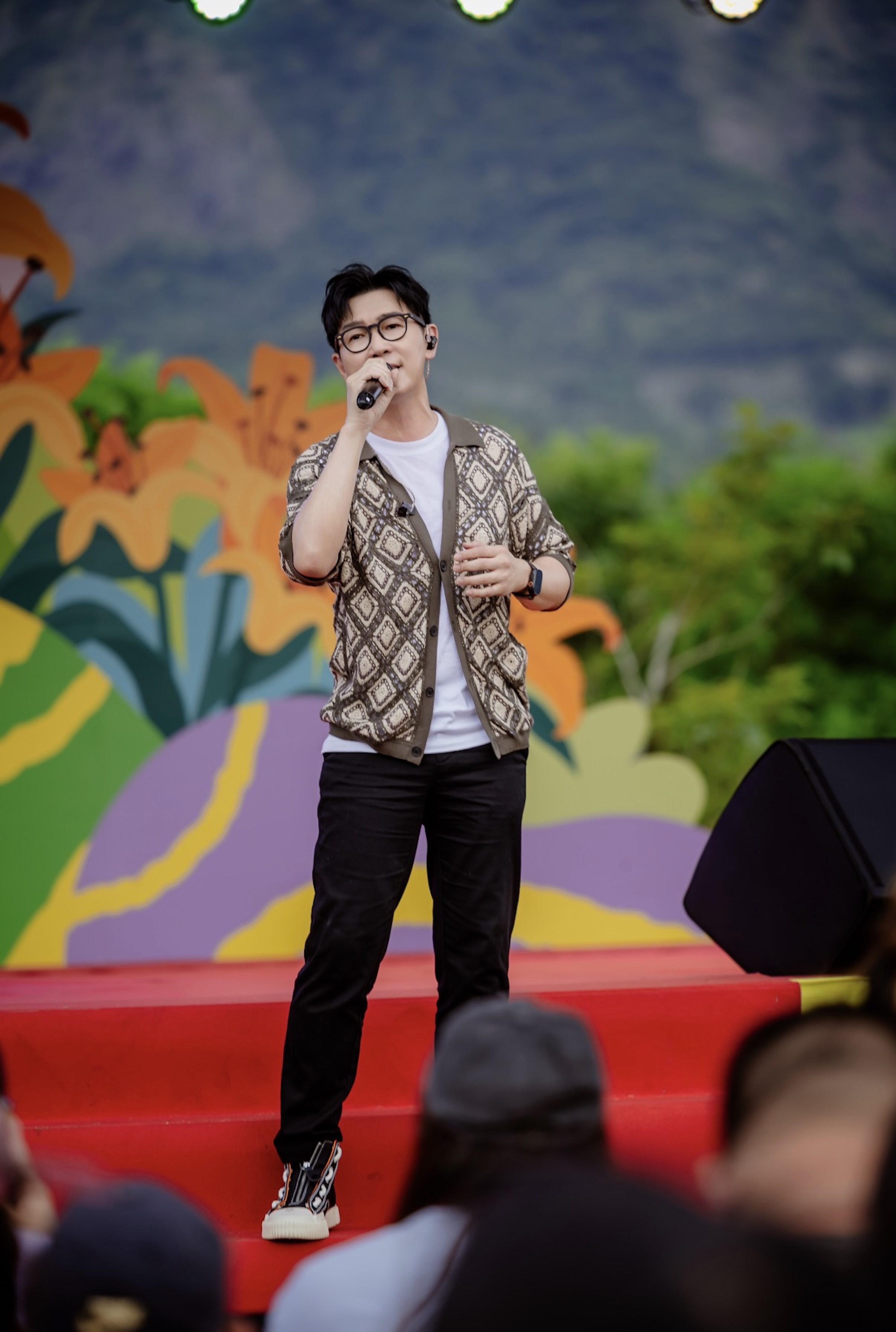 品冠睽違多時再度來到花蓮演出,這次更首度造訪富里,帶來多首經典歌曲與歌迷同樂。(相信音樂提供)