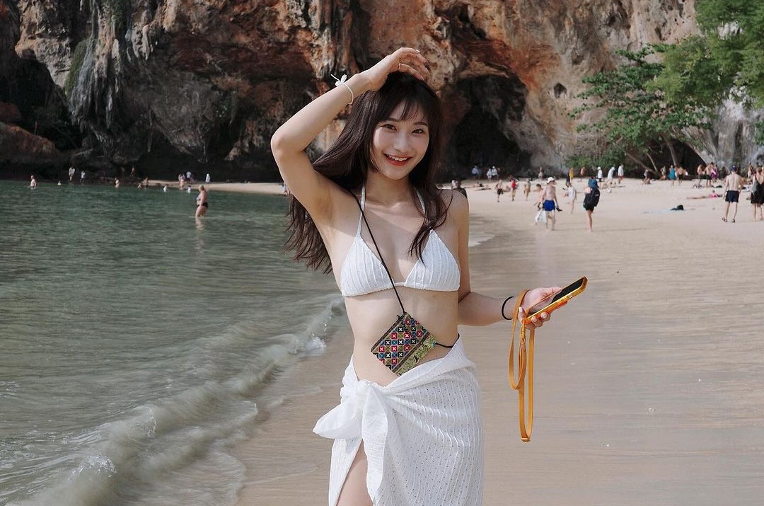 愛莉莎莎穿上比基尼度假。（翻攝自愛莉莎莎IG）