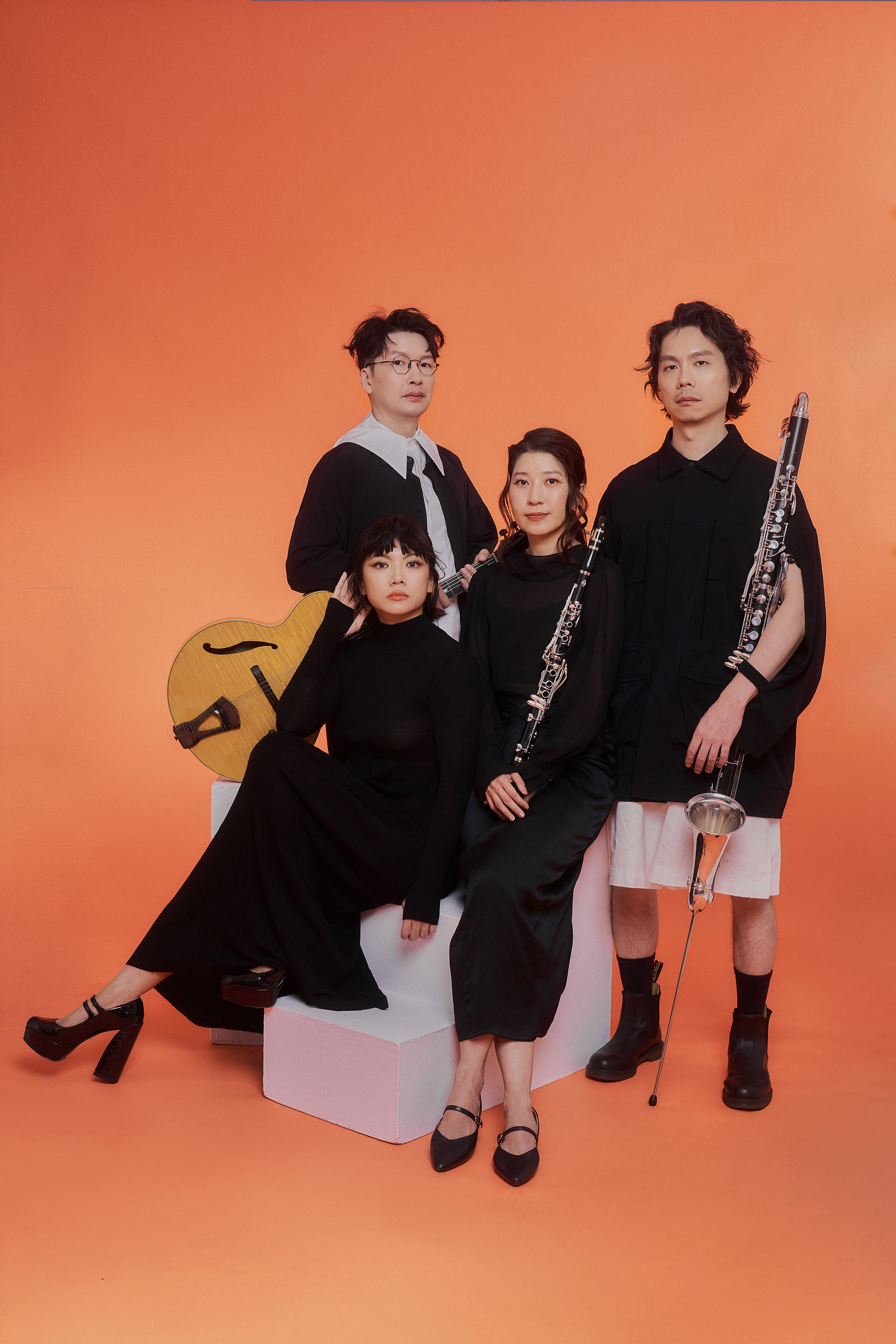 金曲獎得主「春麵樂隊」在盛典現場獻唱，單簧管與吉他的樂音隨山風起伏，為這場茶文化嘉年華增添動人層次。（POUYUENJI寶元紀提供）