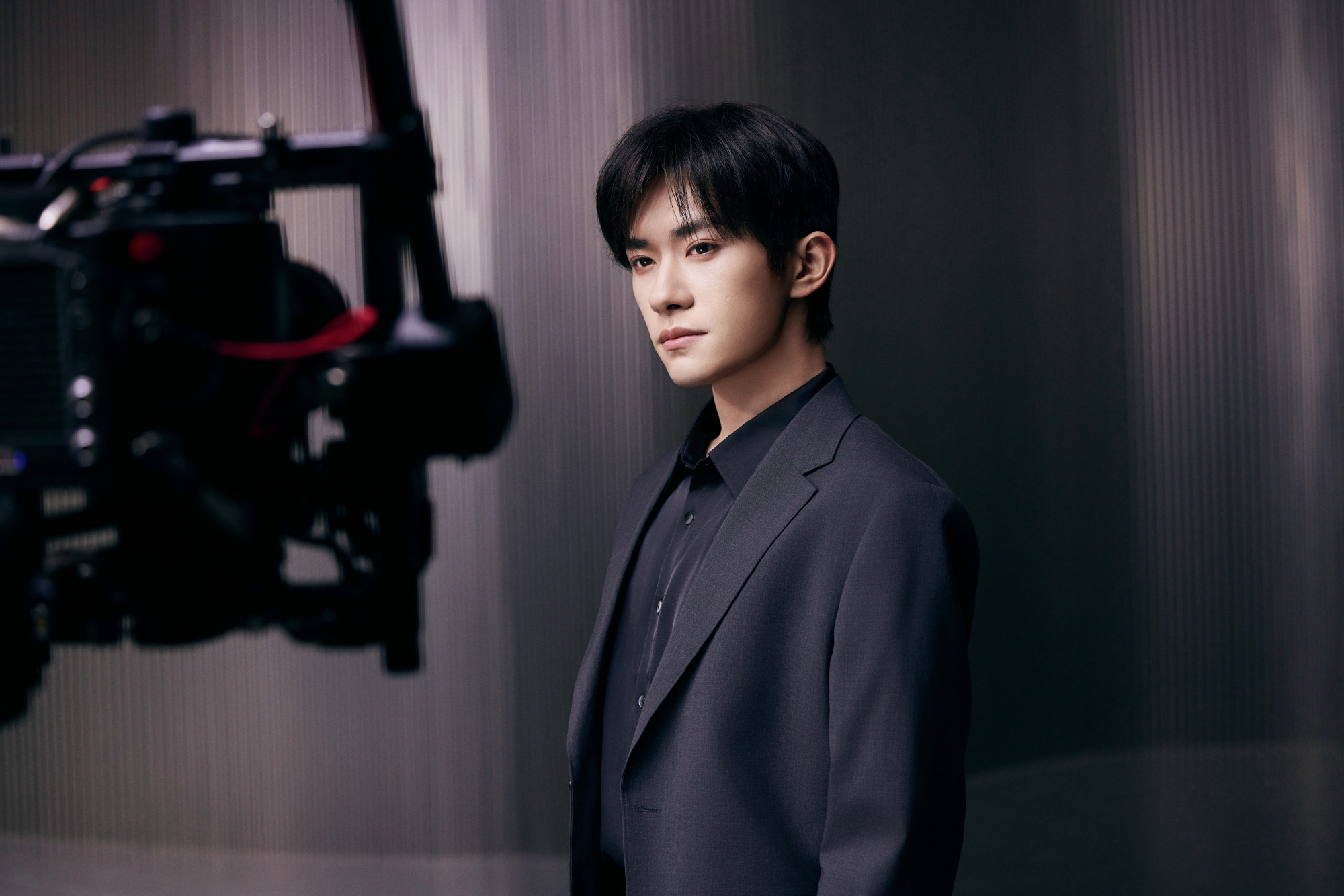 易烊千璽睽違8年來台，這次以演員身分來參加兩岸電影展，馬上引起黃牛虎視眈眈炒作搶票。（翻攝自易烊千璽工作室微博）