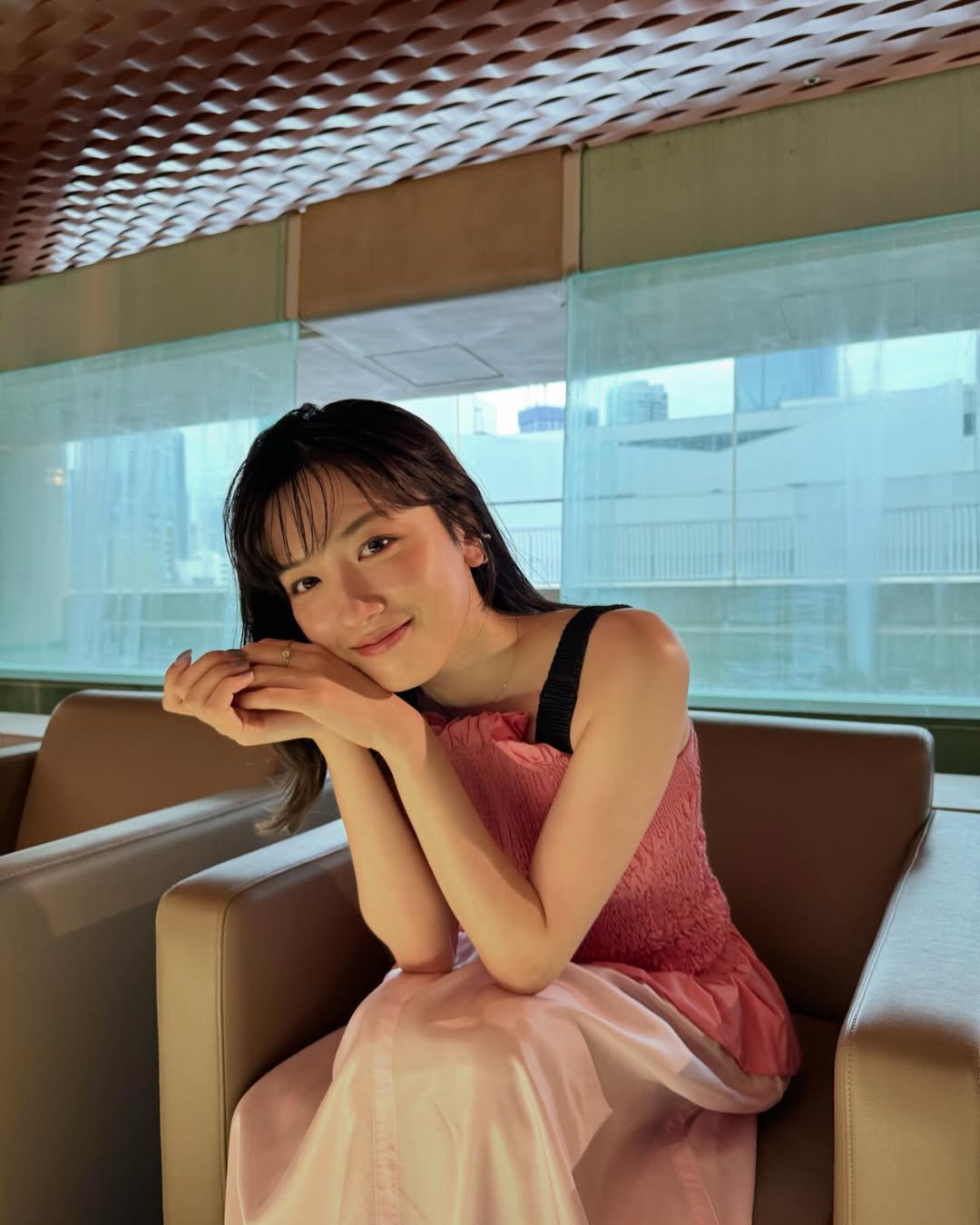 大批日本網民對於她不倫後僅僅半年就重拾工作感到極度反感。（翻攝自永野芽郁 IG）